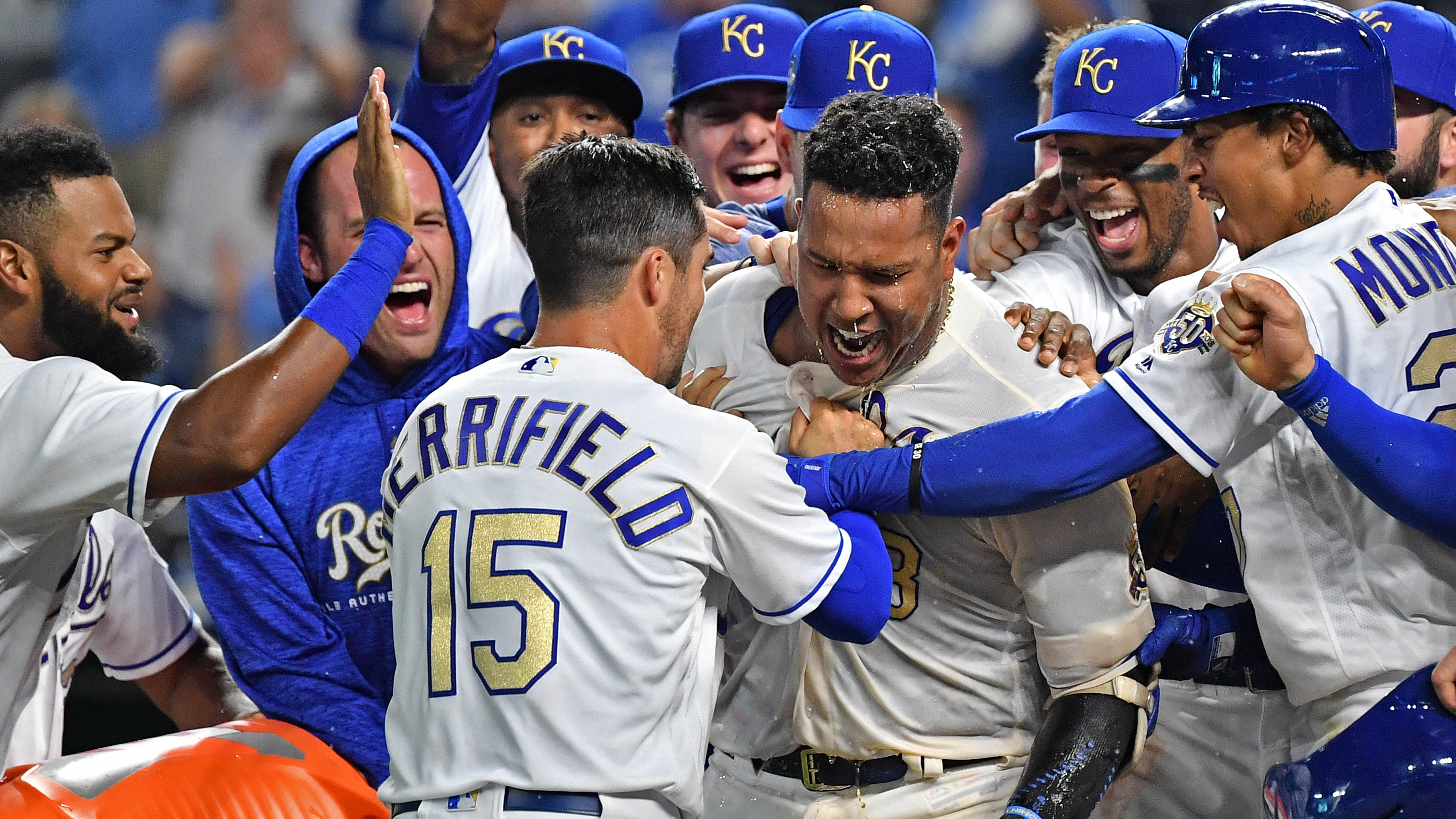 Royals win 8-4 with walk-off grand slam