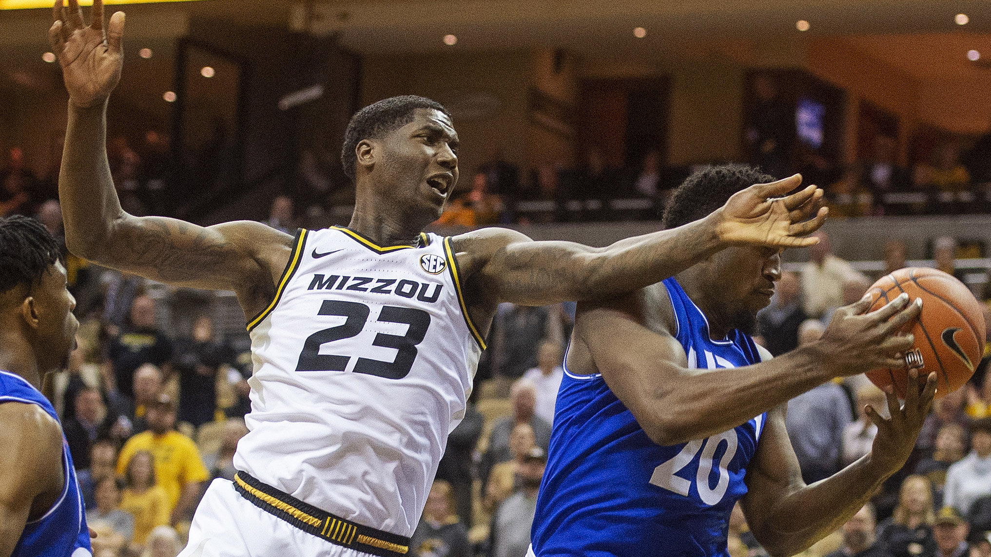 Mizzou easily moves past UT Arlington 65-45