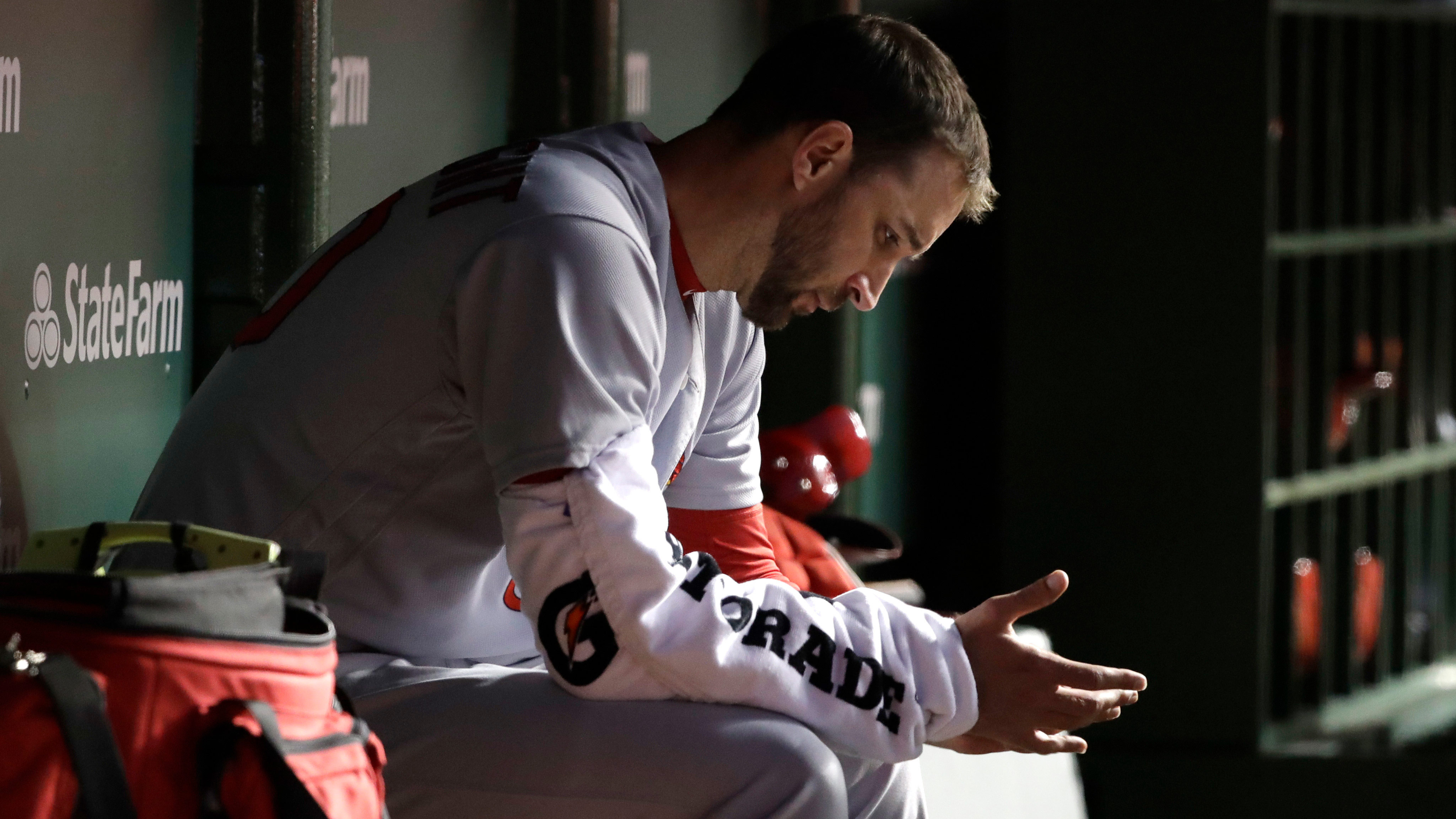 Wainwright heads to 10-day DL with elbow inflammation, Cardinals recall Brebbia