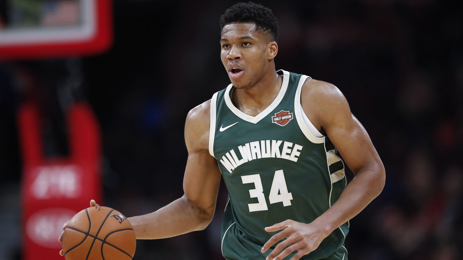 StaTuesday: Giannis' 30-point streak a rarity in Bucks history