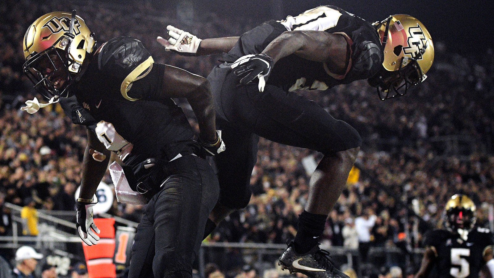 UCF jumps three spots to No. 8, Gators move up to No. 13 in latest Top 25 AP Poll