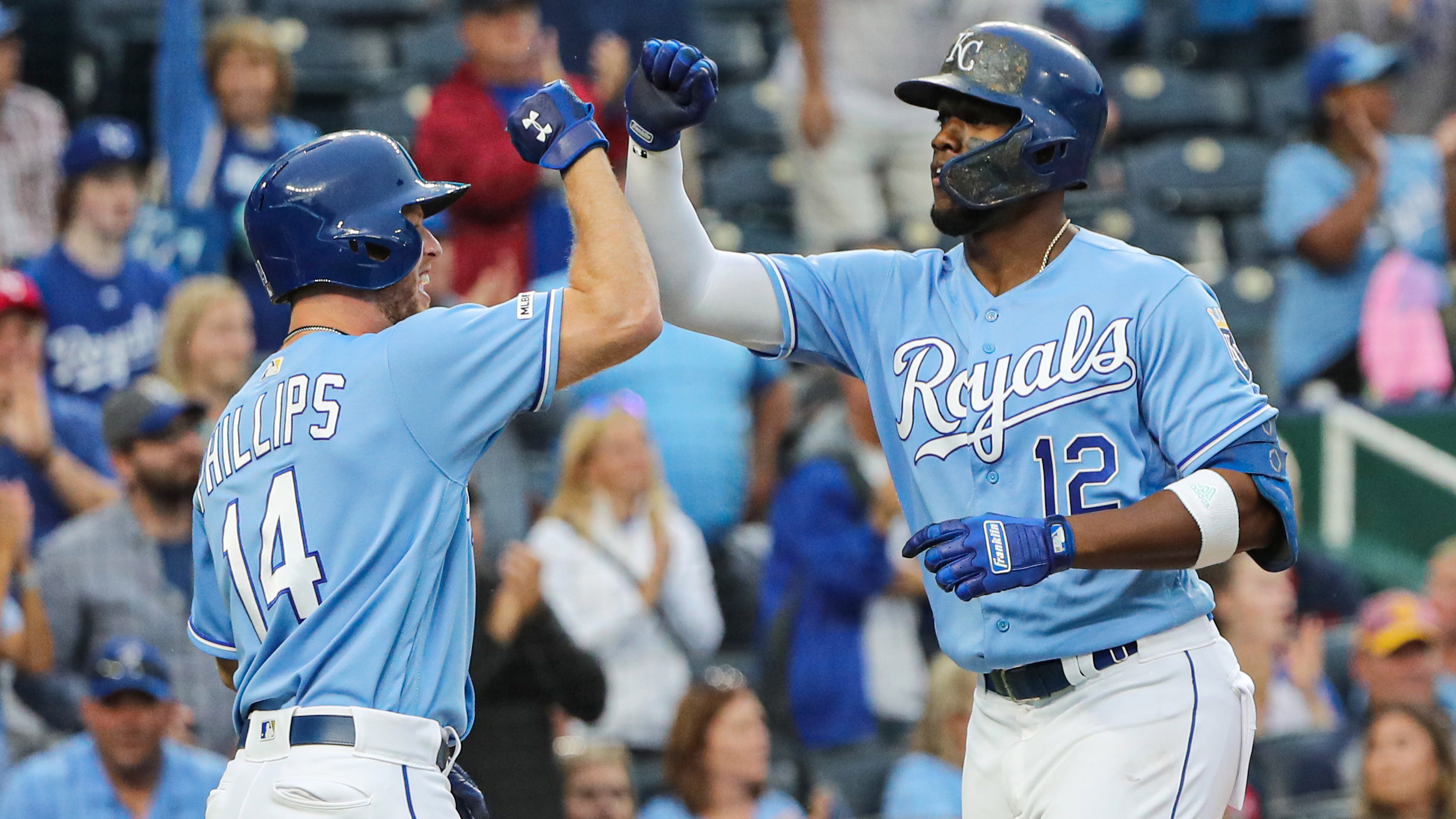 Soler homers twice for AL lead in Royals' 4-3 loss