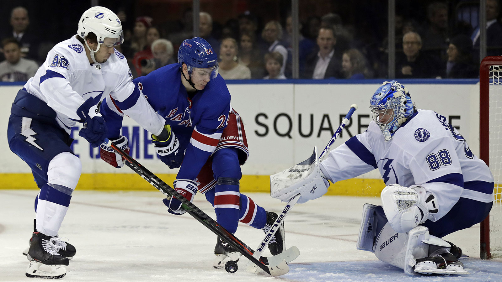 Lightning allow 3 goals late in final period, begin road trip with loss to Rangers