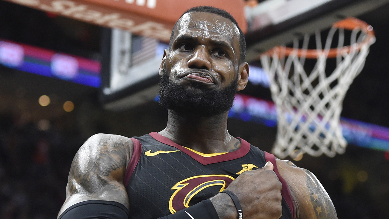 NBA: Refs should've called goaltending on LeBron's block of Oladipo