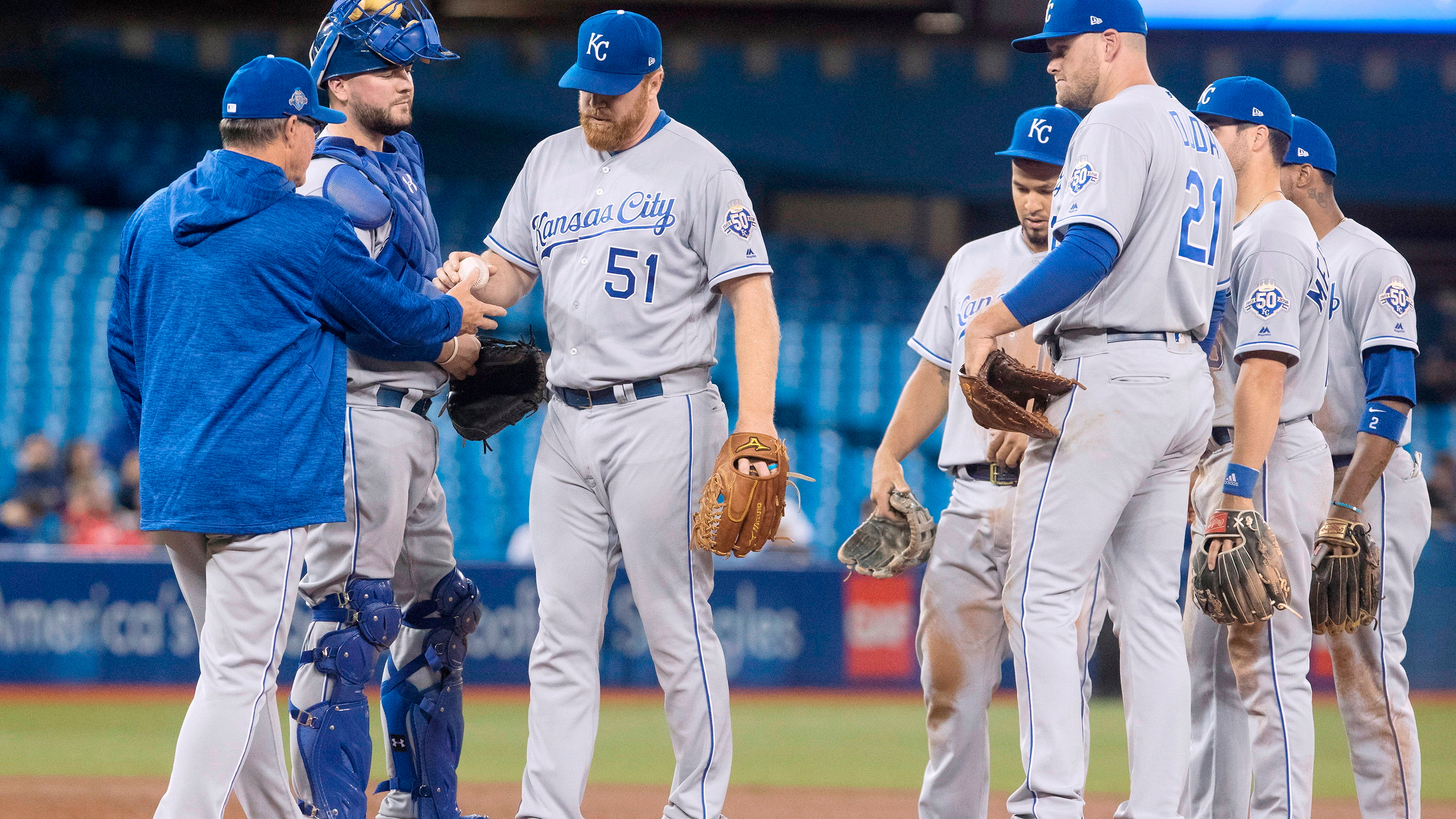 Royals swept by Blue Jays 11-3, 5-4 in doubleheader