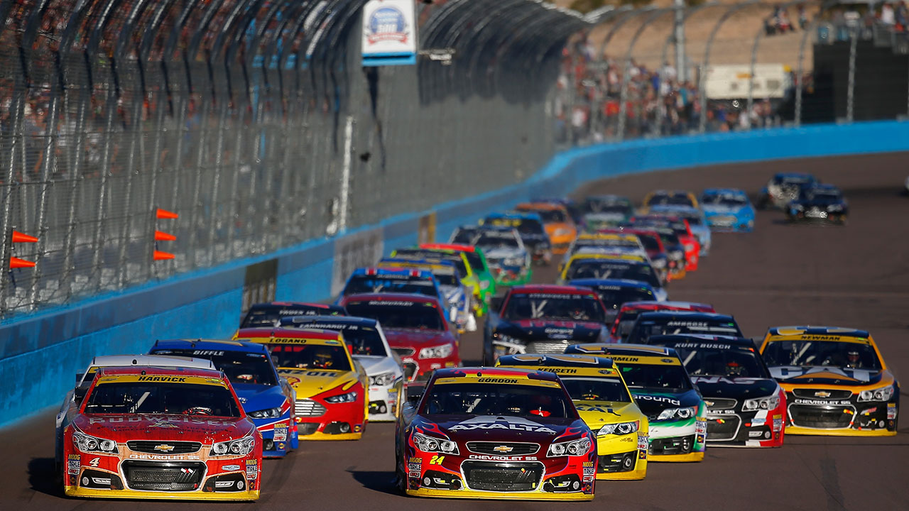 Phoenix action proves NASCAR got new Chase format right