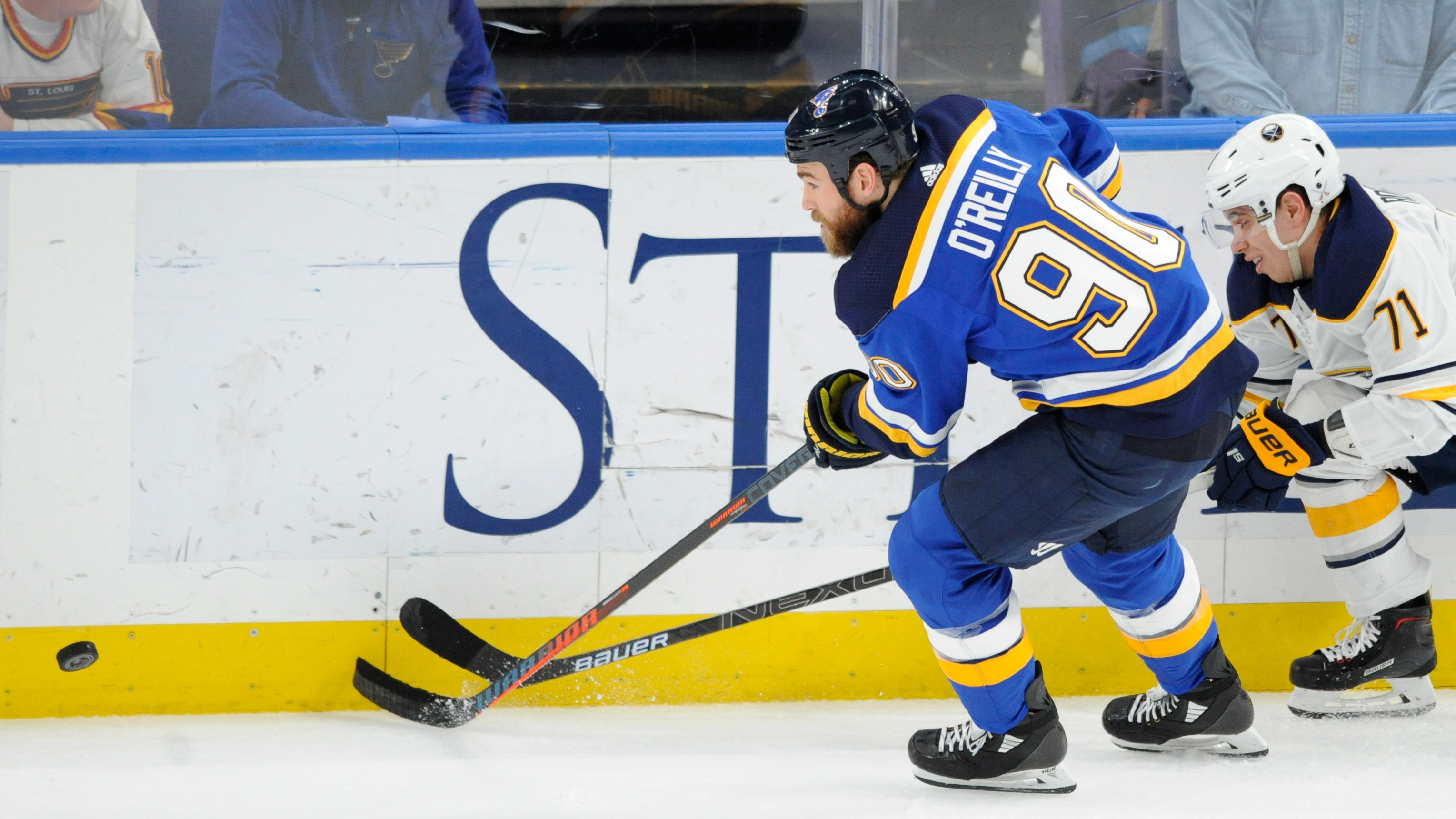 Blues' three-goal second period the difference in 4-1 victory over Sabres