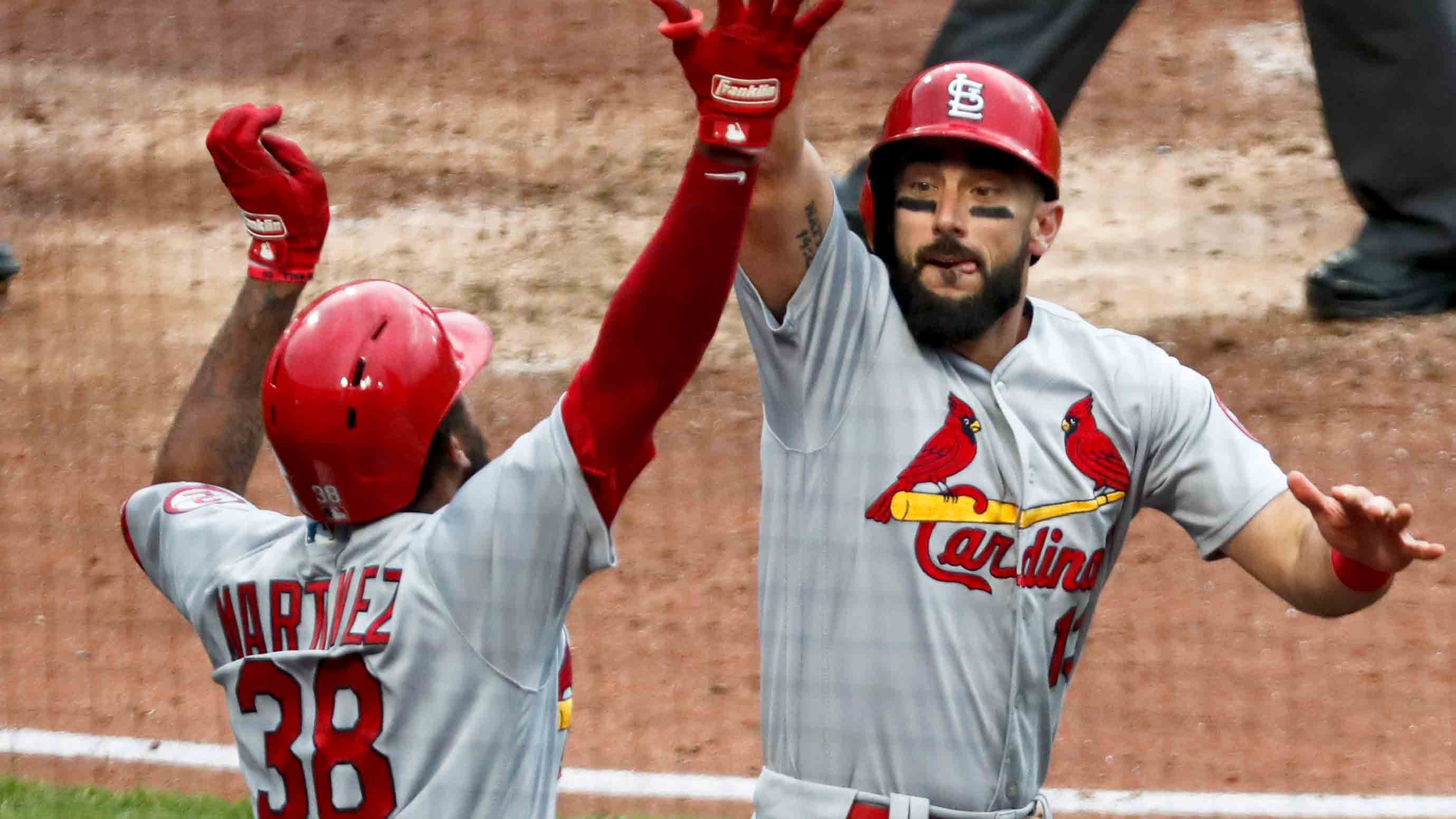 Carp stays hot, Cards take important series from Pirates with 2-1 win