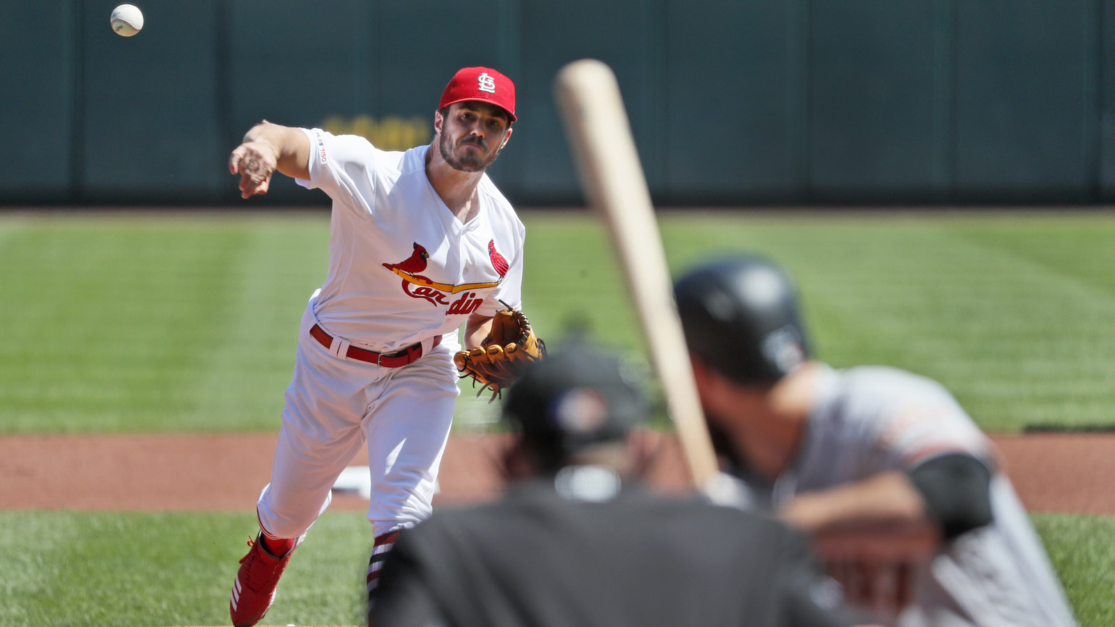 Cardinals earn series victory in impressive fashion, shutting out Giants 10-0