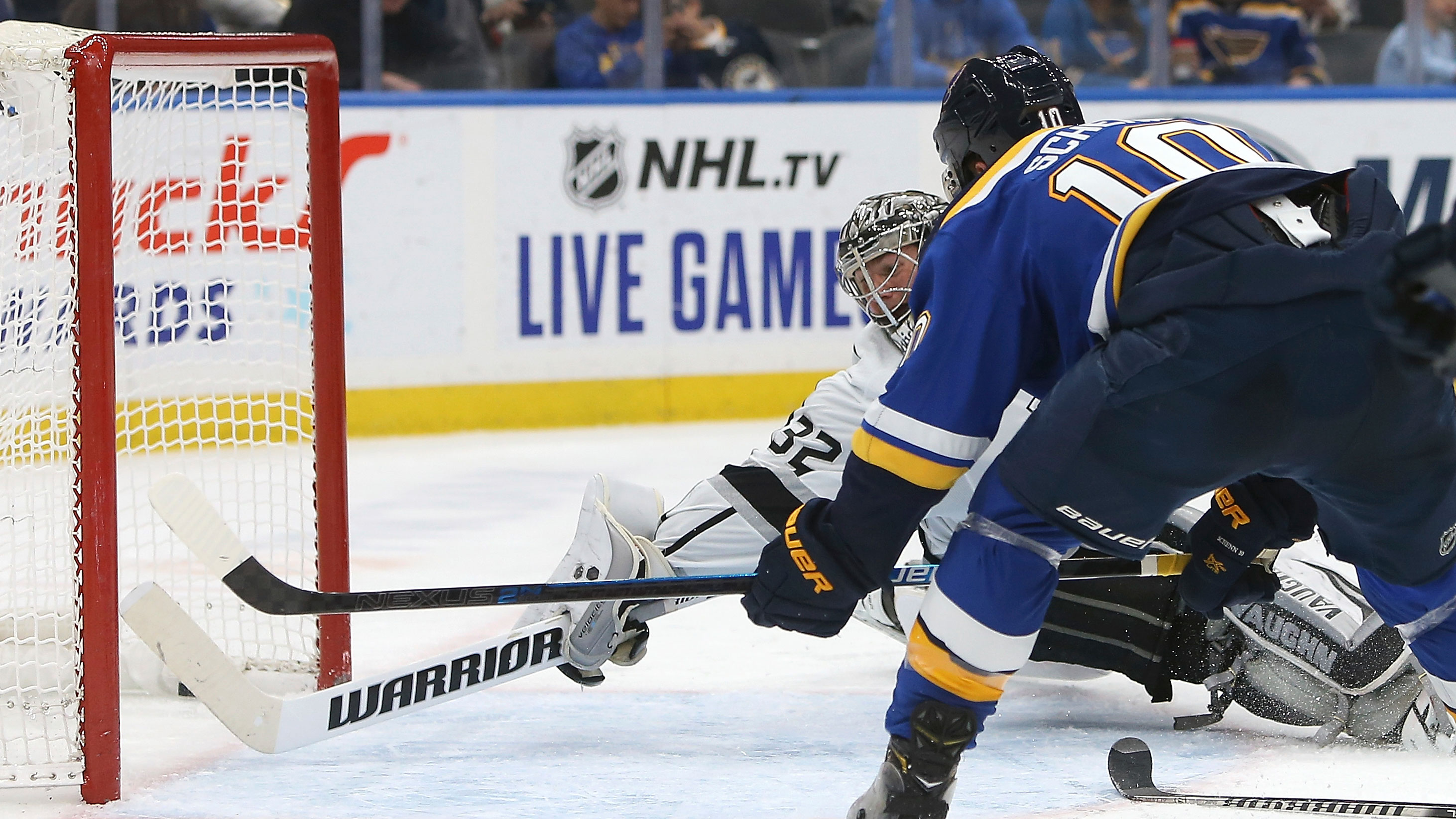 Three power-play goals lift Blues to 5-2 win over Kings