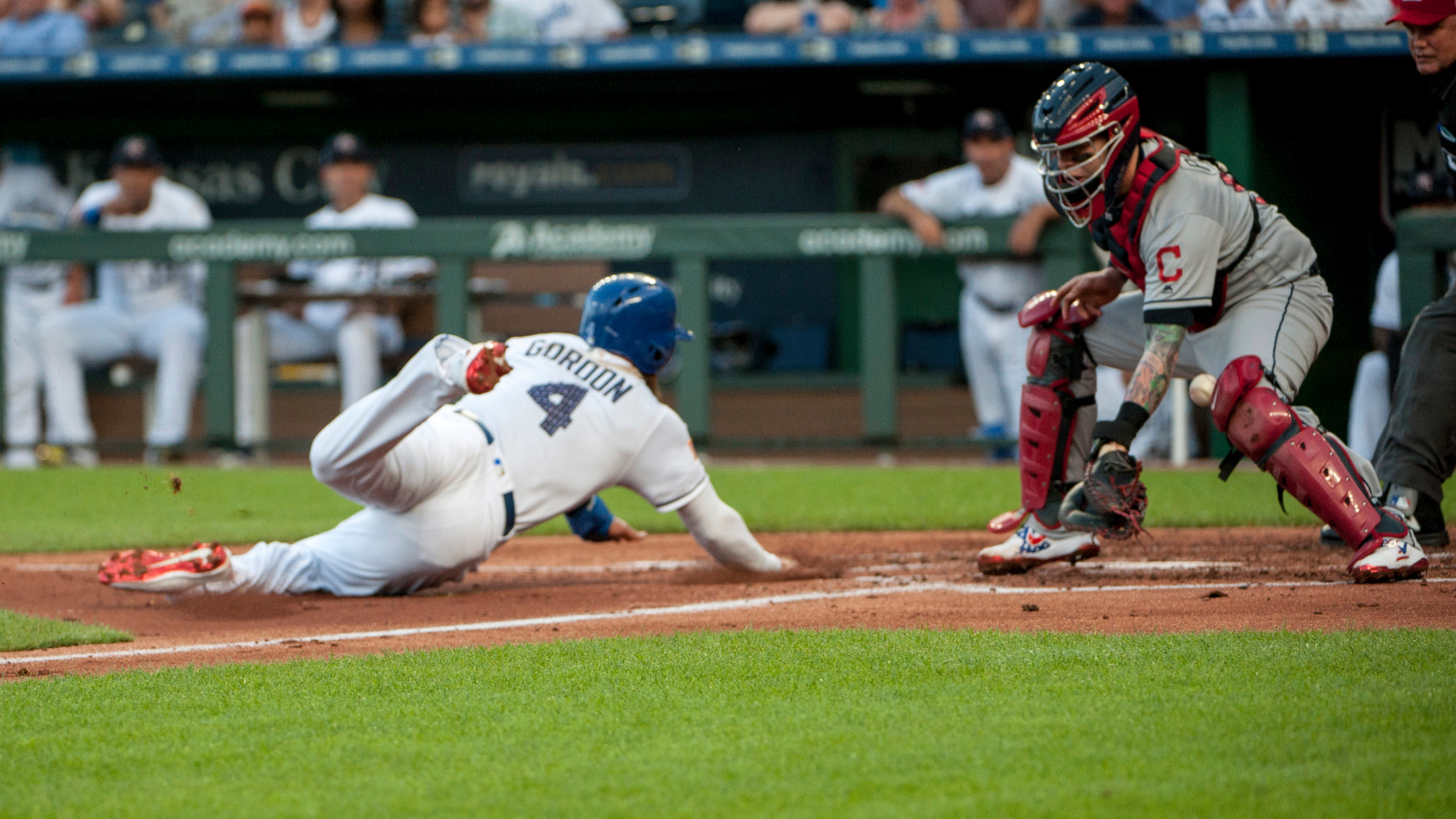 Royals' losing streak reaches six with sweep by Indians