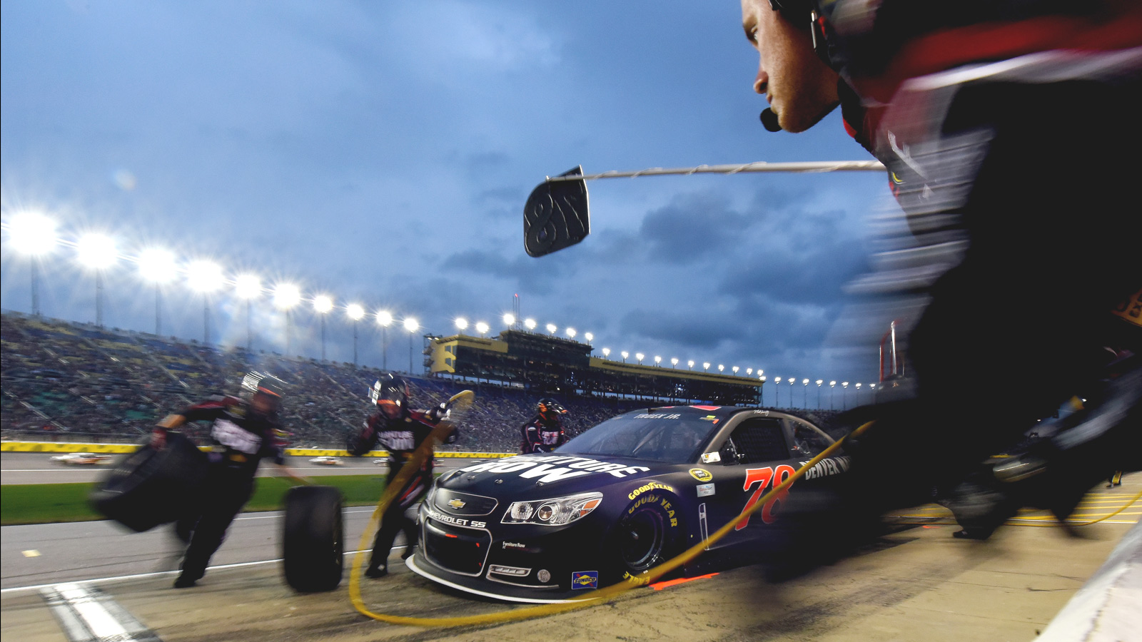 Late pit stop for fuel costs Martin Truex Jr. shot at Kansas win