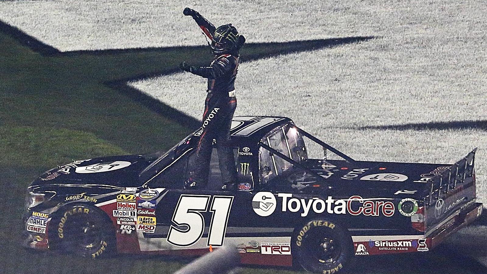 Last-second man: Kyle Busch wins Truck opener with daring move