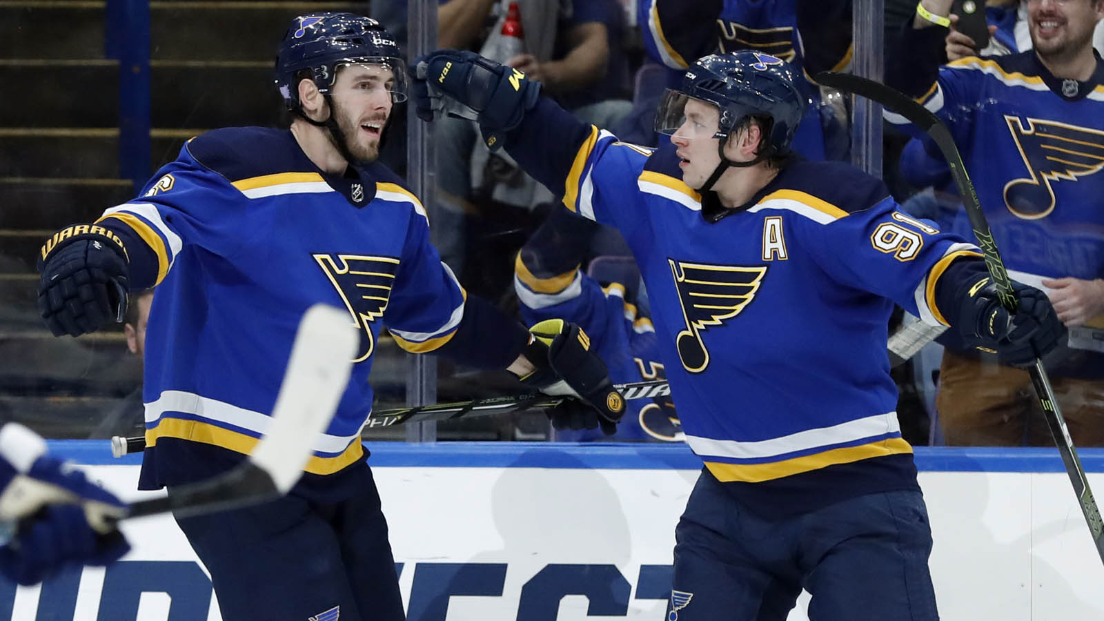 Blues' offense bounces back in 6-4 win over Maple Leafs