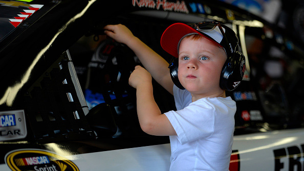 Keelan Harvick shows dad, other drivers how to make best of rain delay