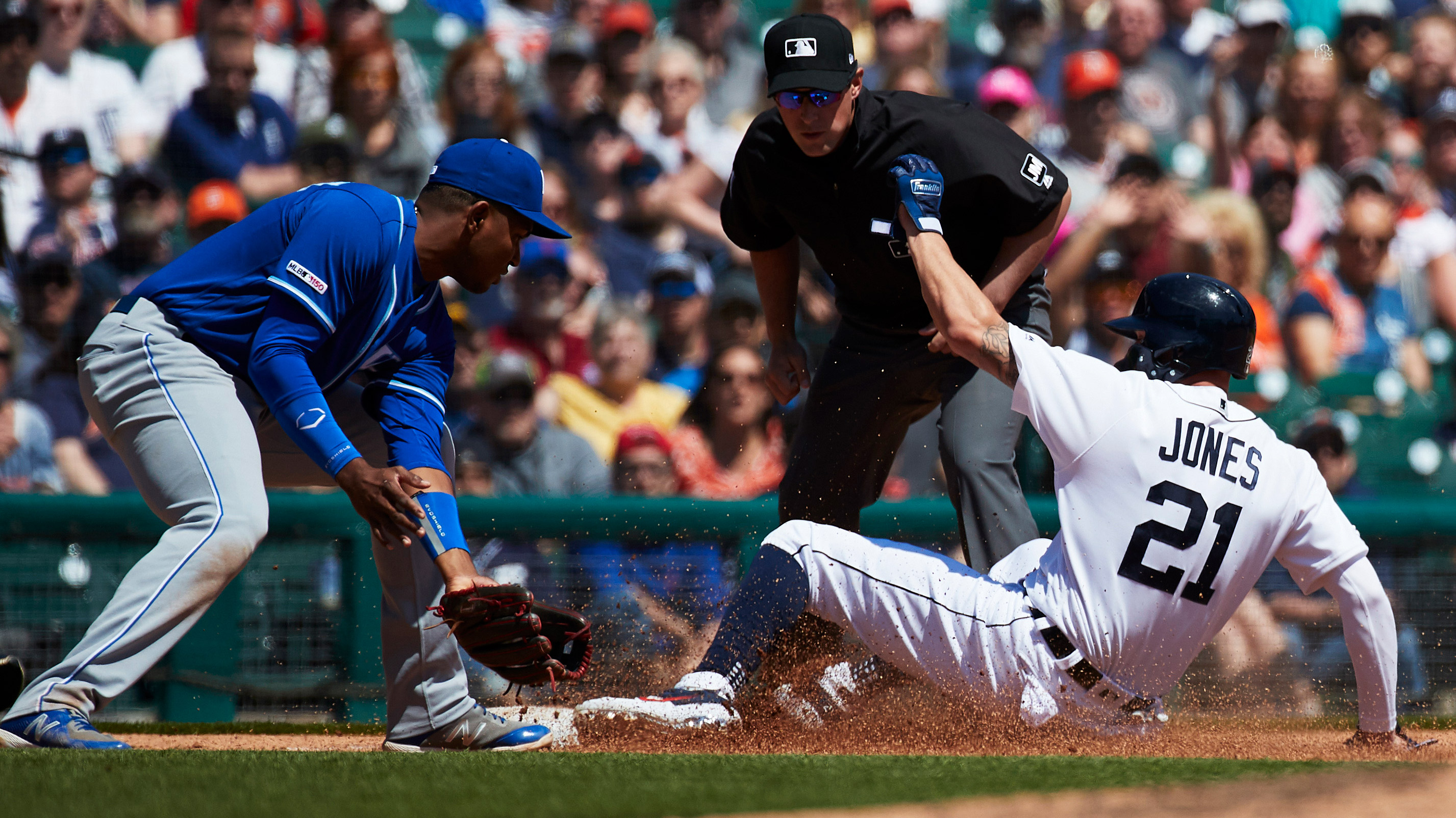 Royals fall 5-2 after extra-inning walkoff home run, Tigers take series