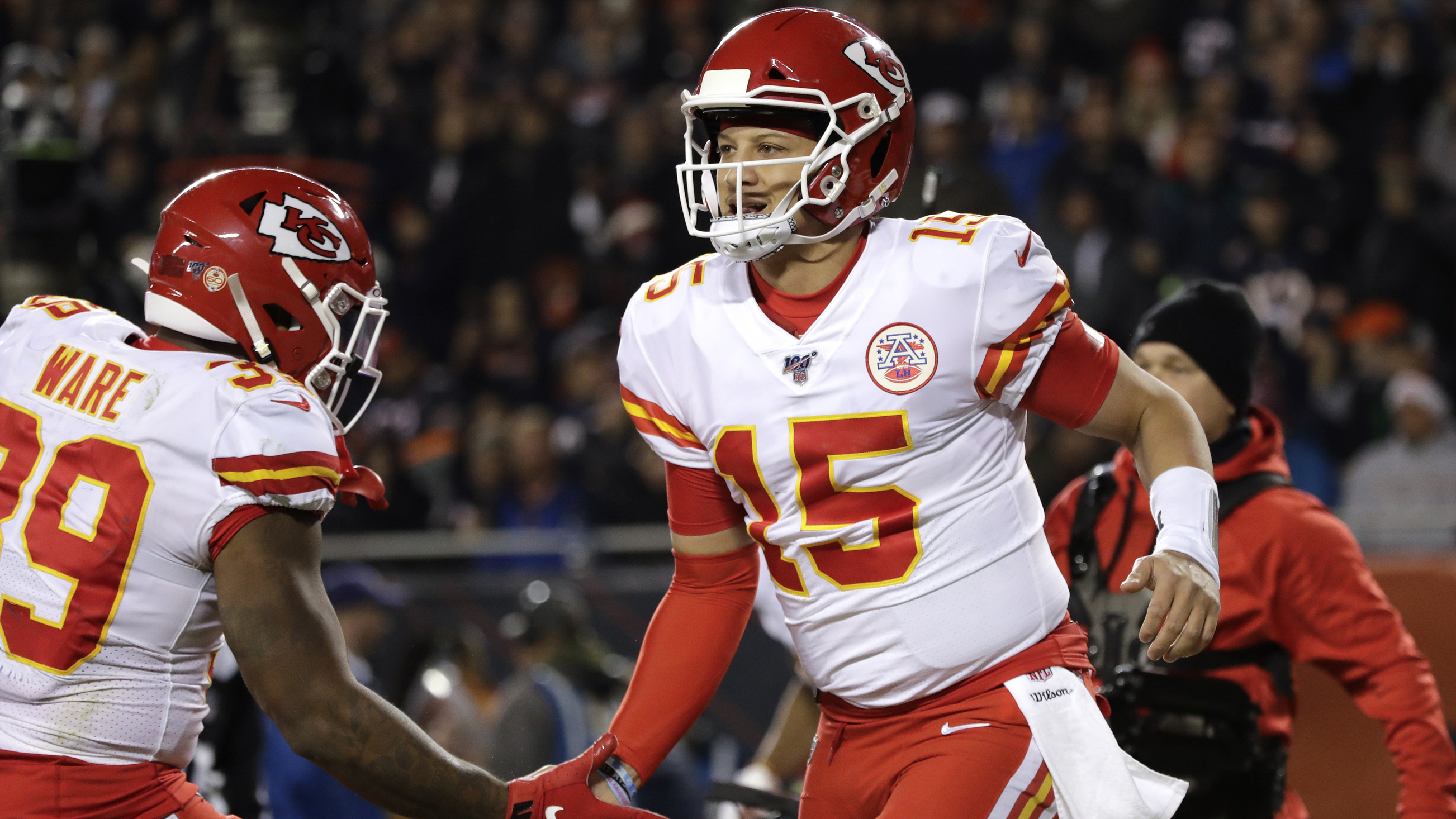 Chiefs stay in contention for first-round bye with 26-3 win over Bears