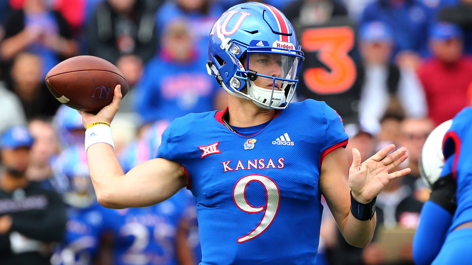 Kansas remains winless in Big 12 play with 48-28 loss to Oklahoma State