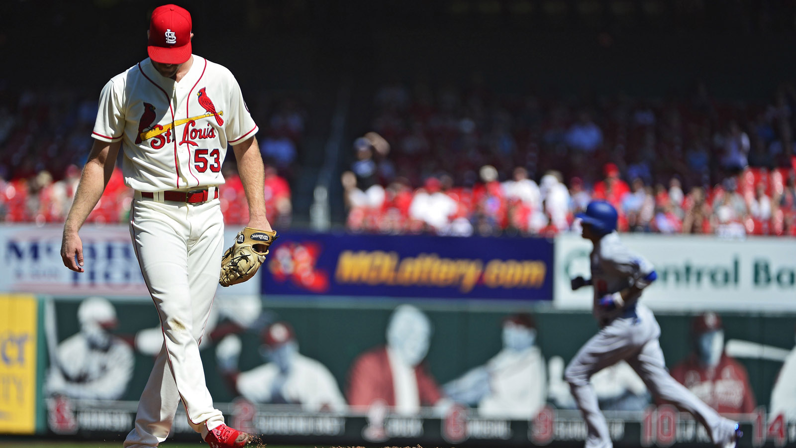 Cardinals fall out of second wild-card spot with 17-4 loss to Dodgers