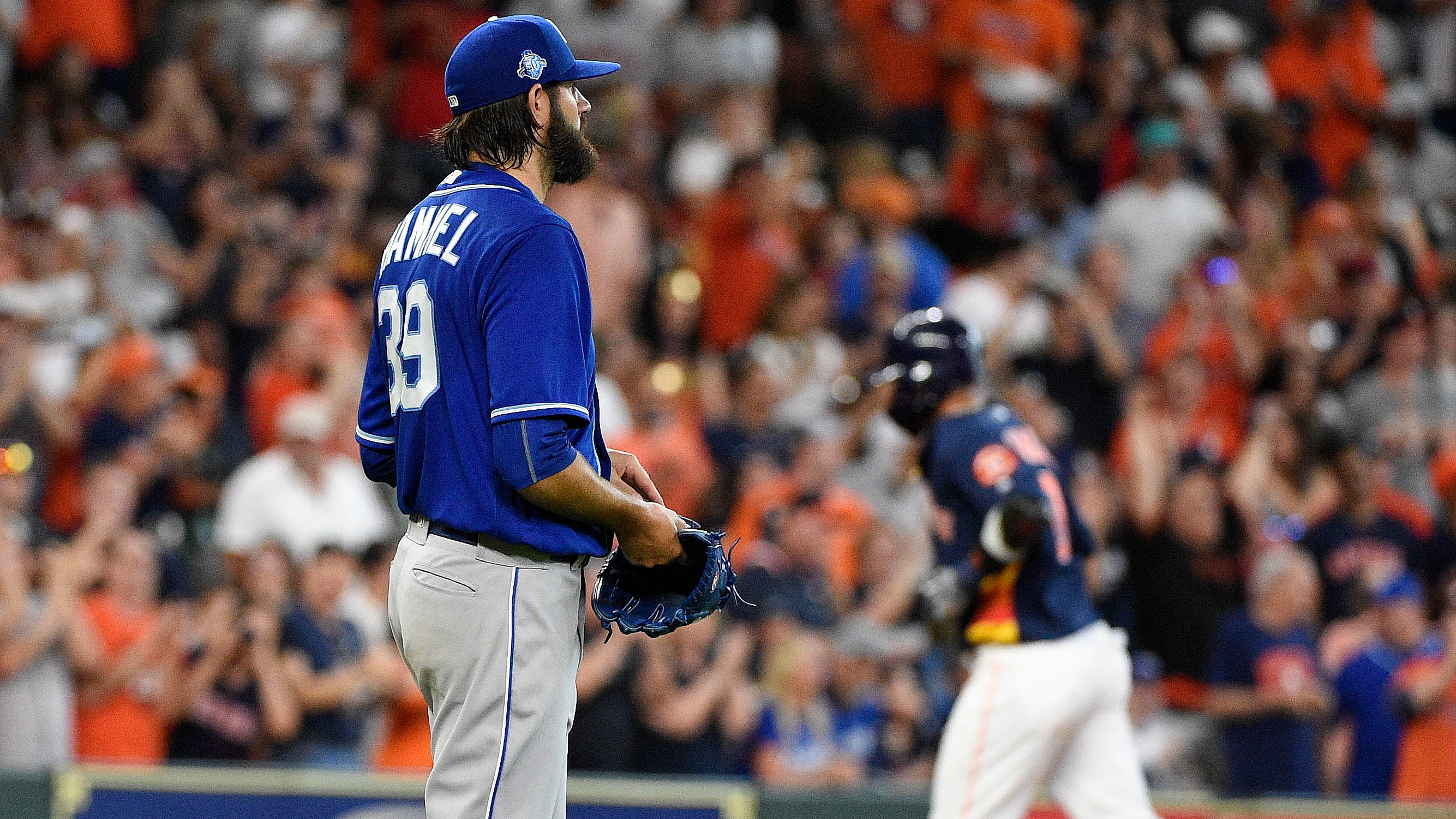 Astros' eight-run inning sends Royals to series loss