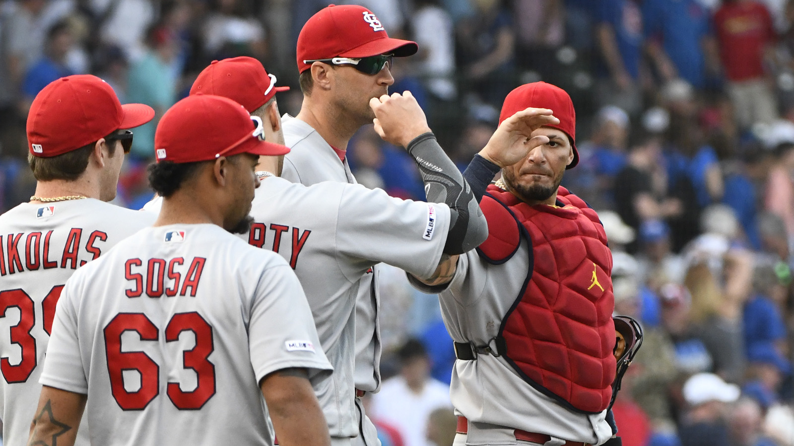 Molina's two-run single gives Cardinals the edge in 2-1 win over Cubs