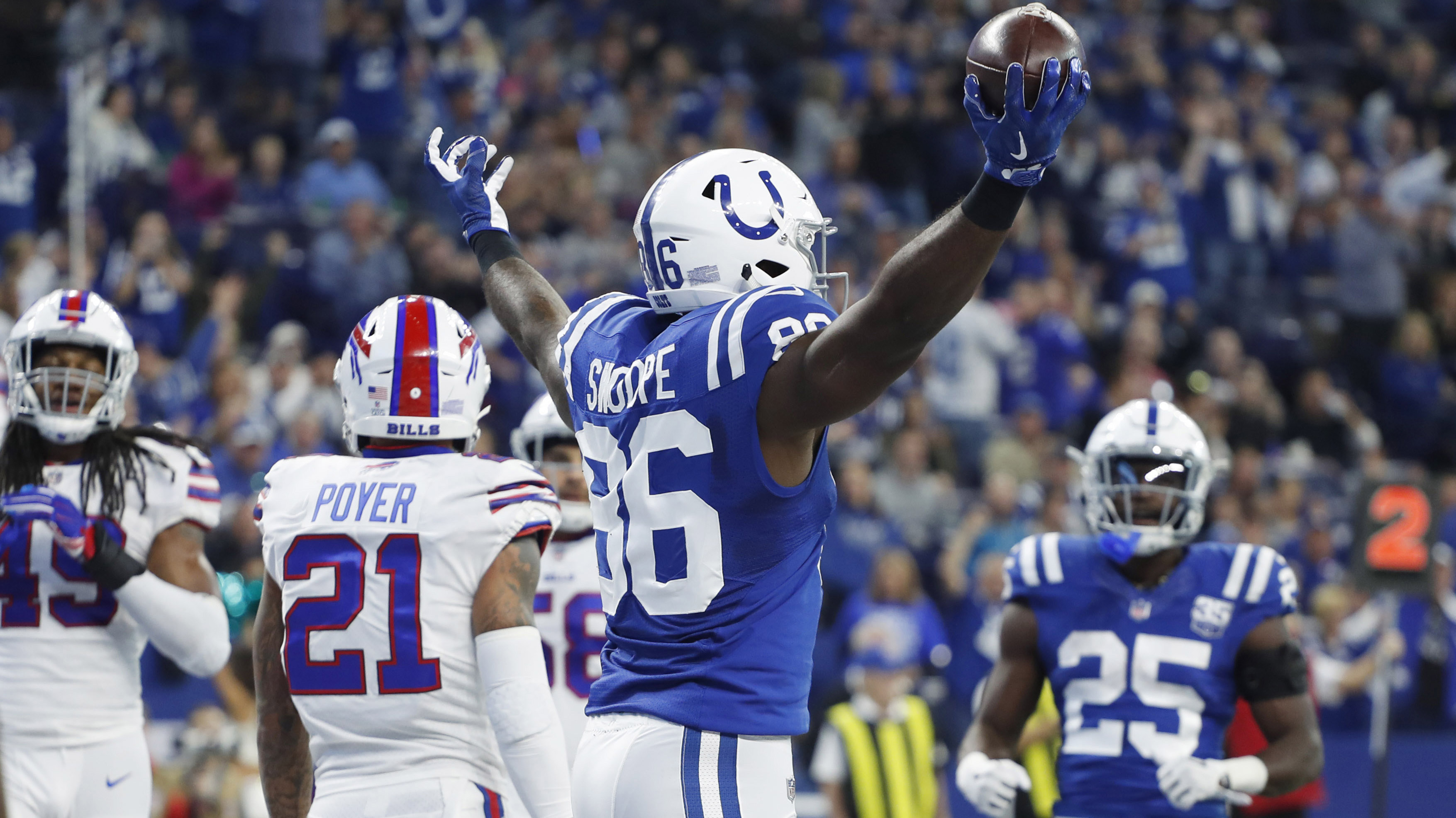 Colts, Luck clobber Bills through the air in 37-5 win