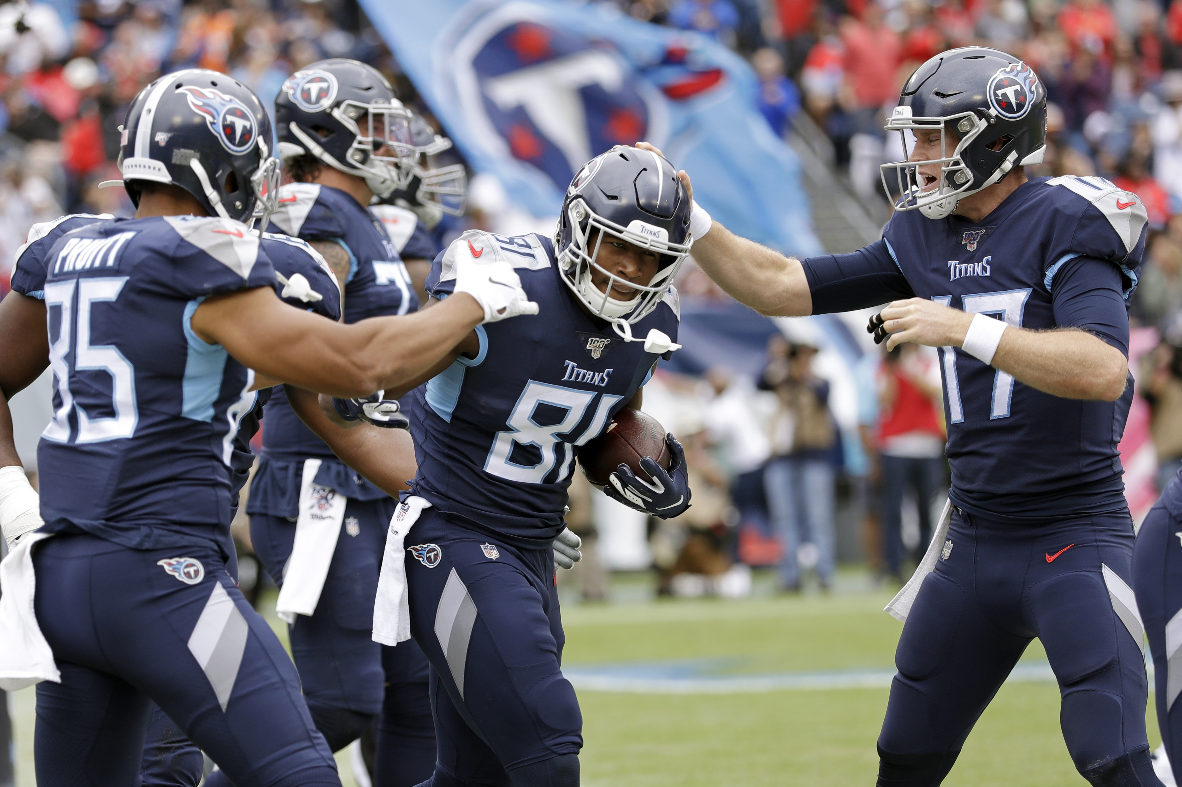 Titans force 4 turnovers by Winston, hold off Tampa Bay