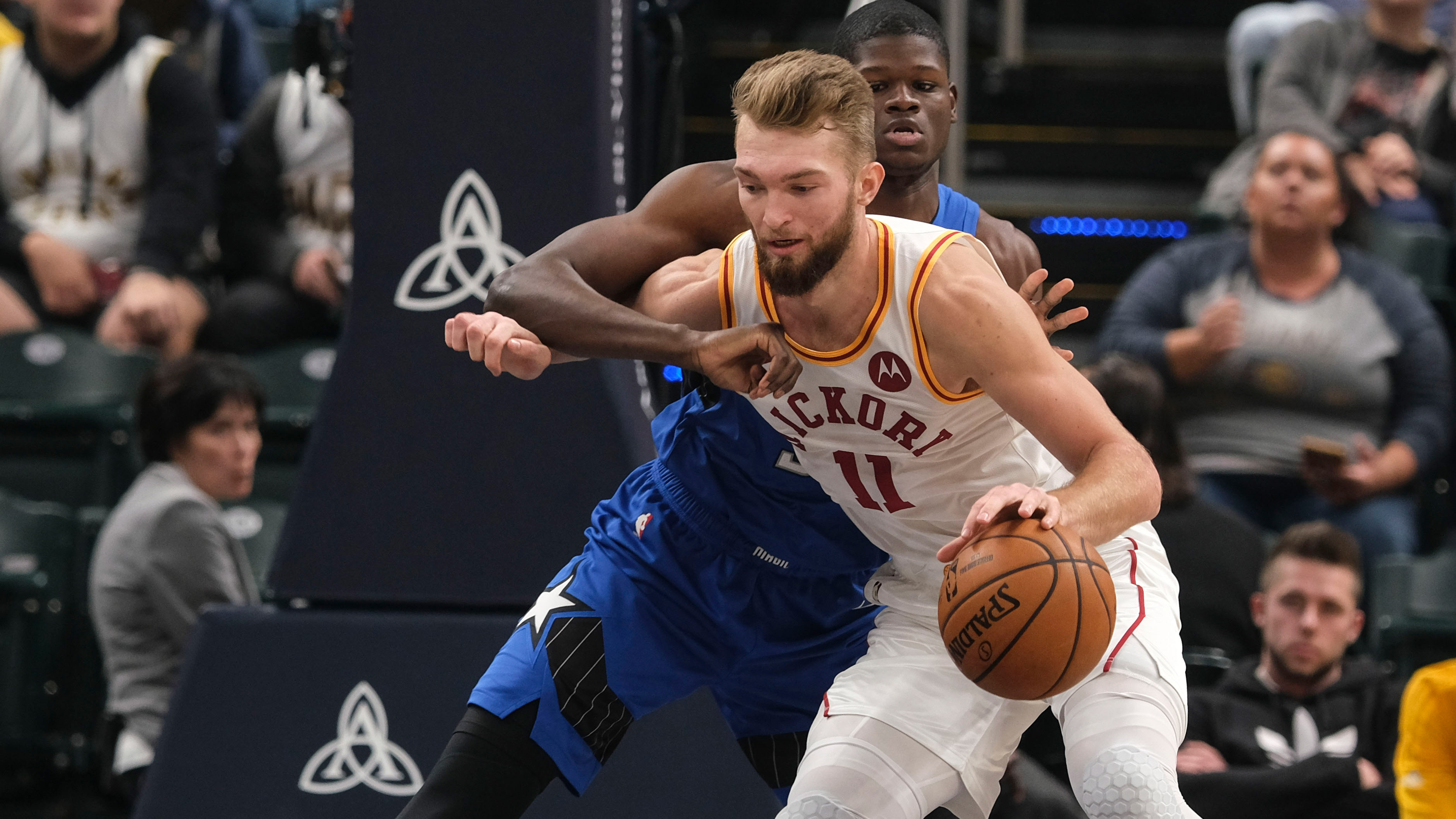Sabonis scores 25 in Pacers' 111-106 victory over Magic