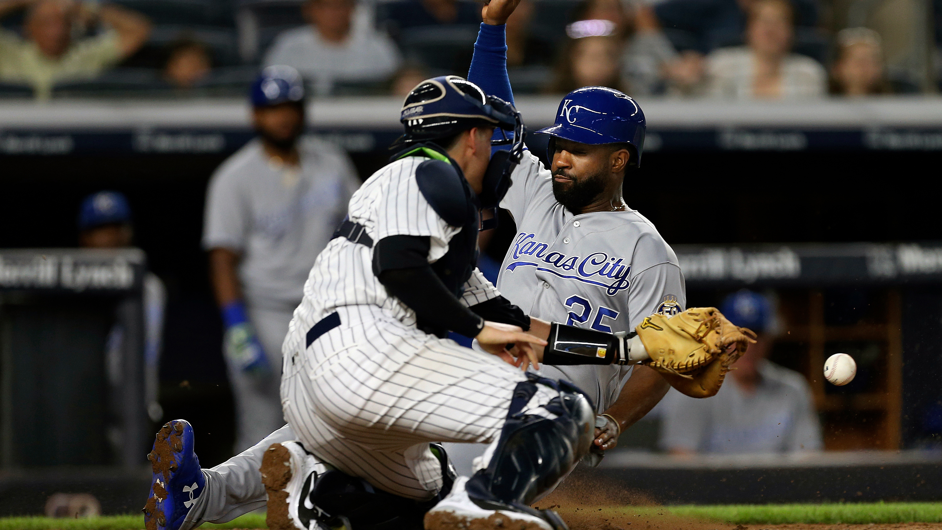 Royals' offense struggles to manufacture runs in 5-4 loss