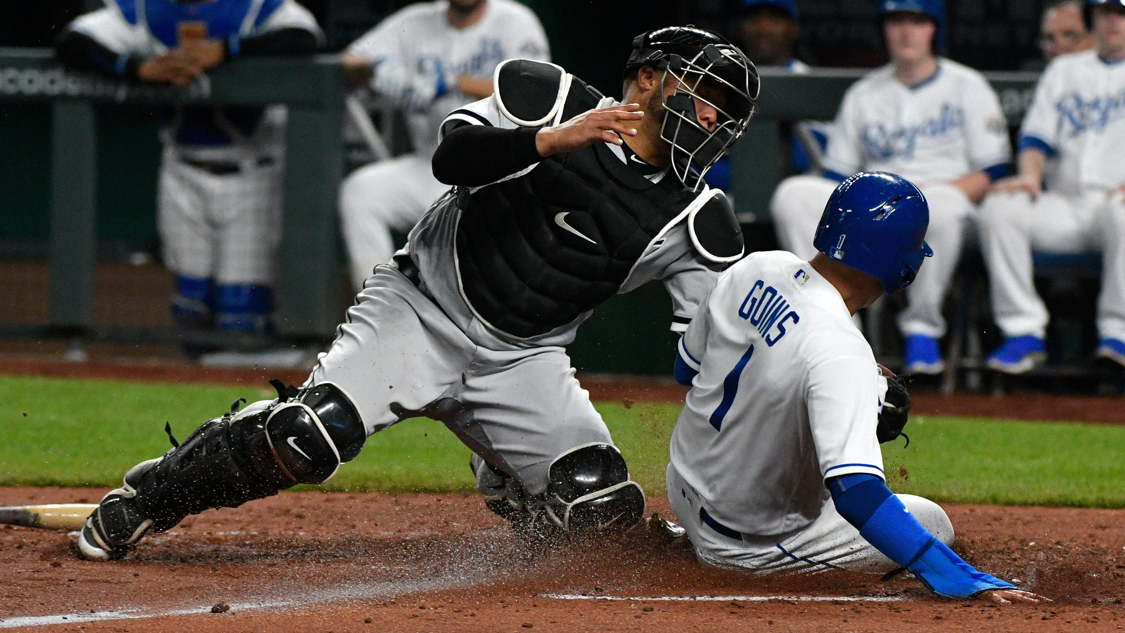 White Sox knock out five homers, Royals fall 6-3