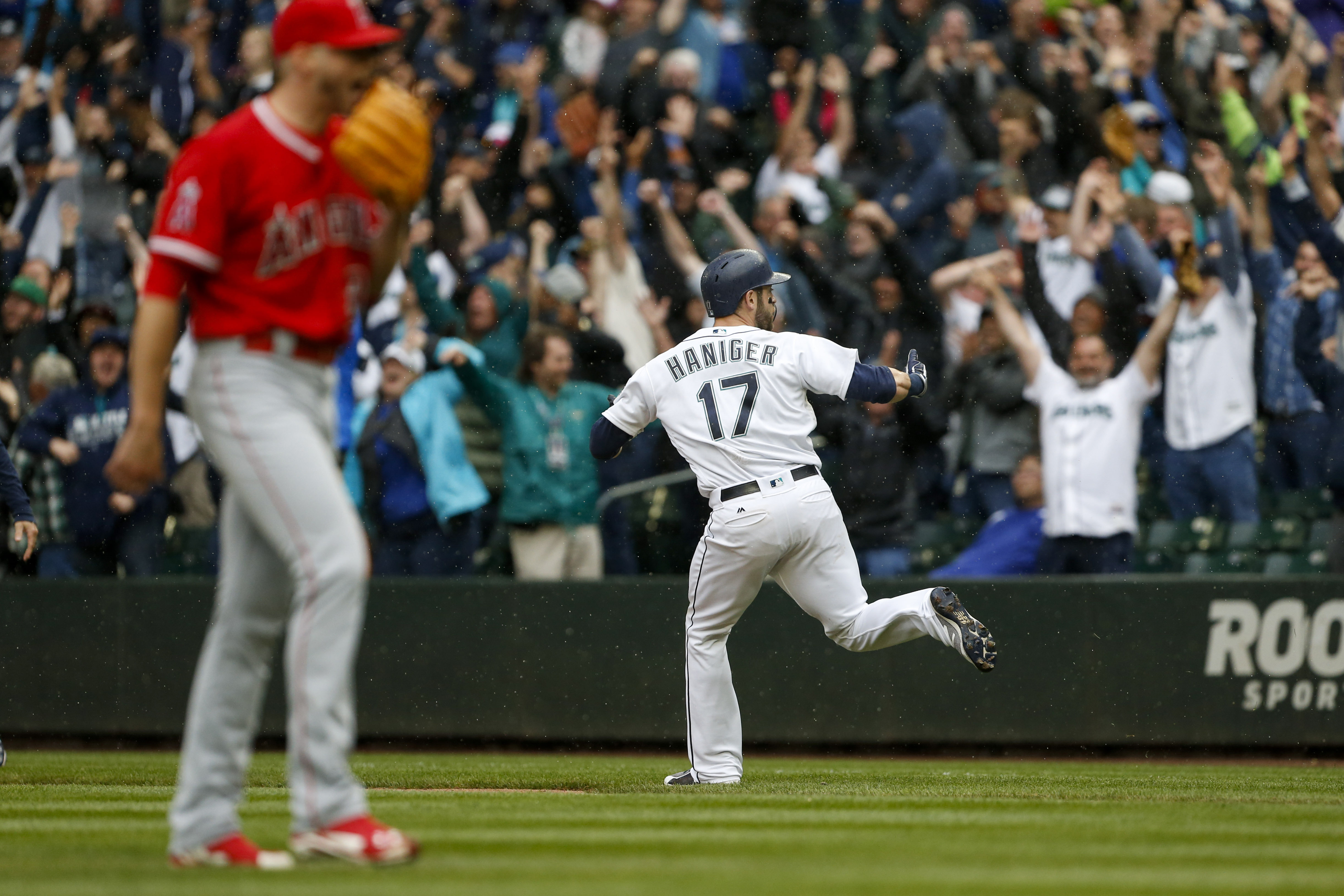 Walk-off home run sweeps Angels off their feet in Seattle