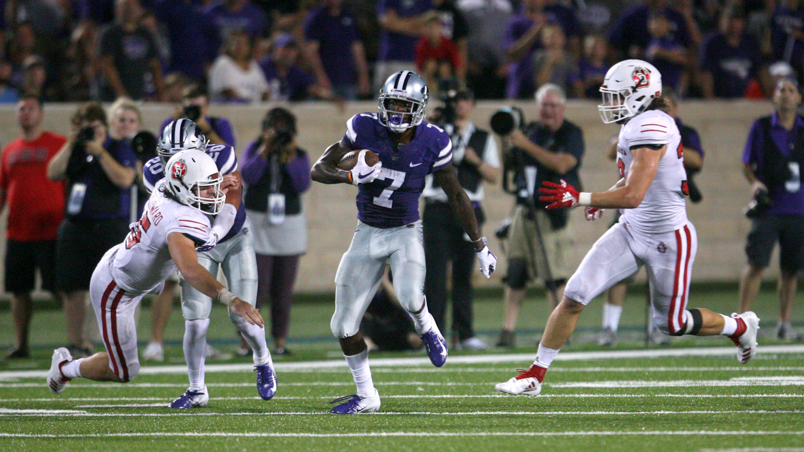 Kansas State squeezes past South Dakota with 27-24 win in season opener