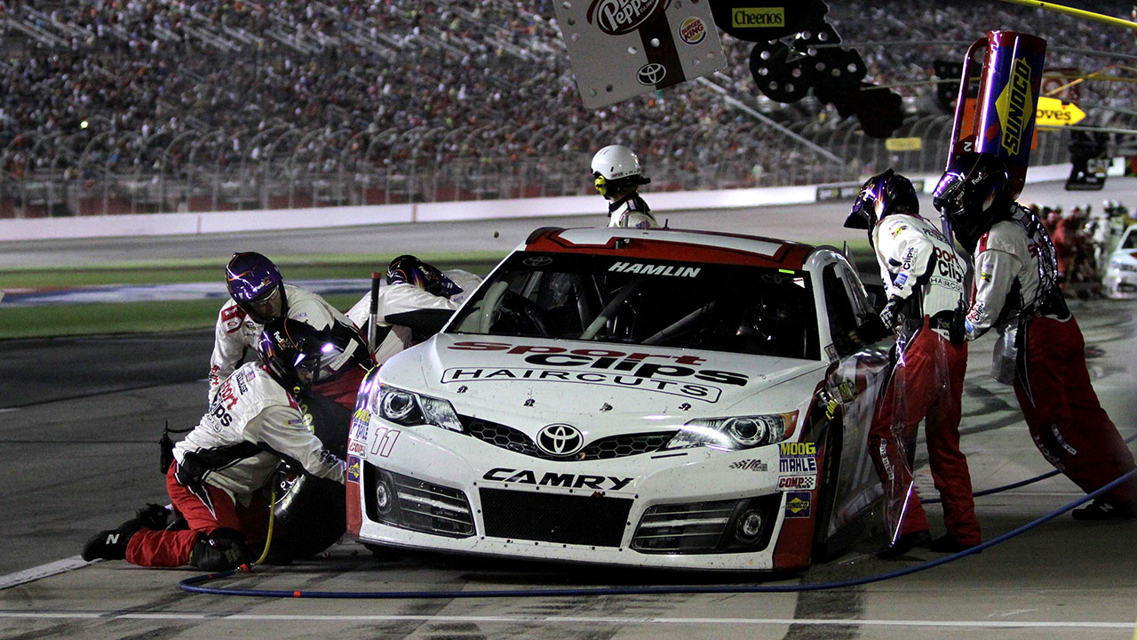 Joe Gibbs Racing has lightning-quick pits stops in Atlanta