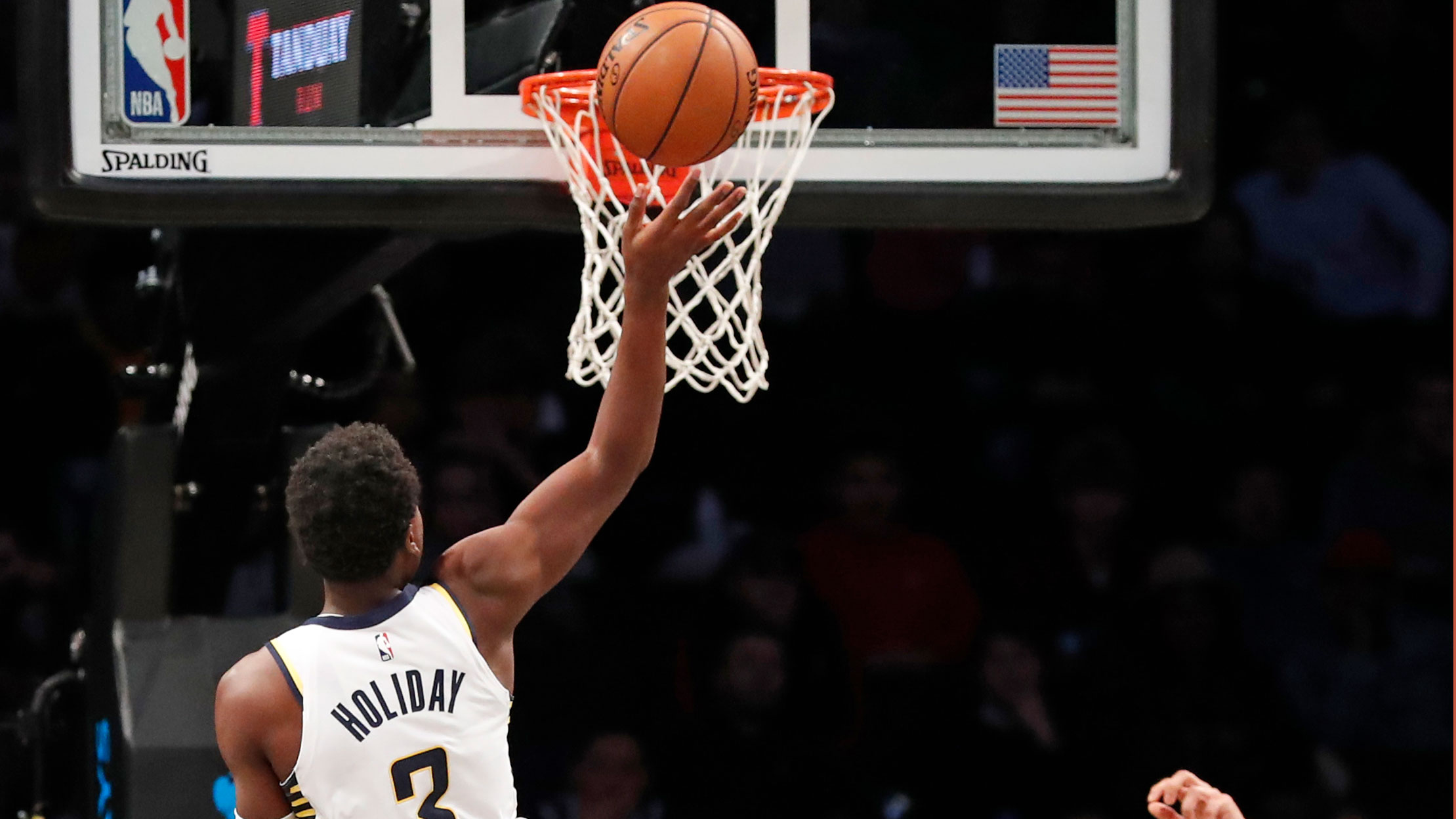 Aaron Holiday's career night lifts Pacers in rout of Nets