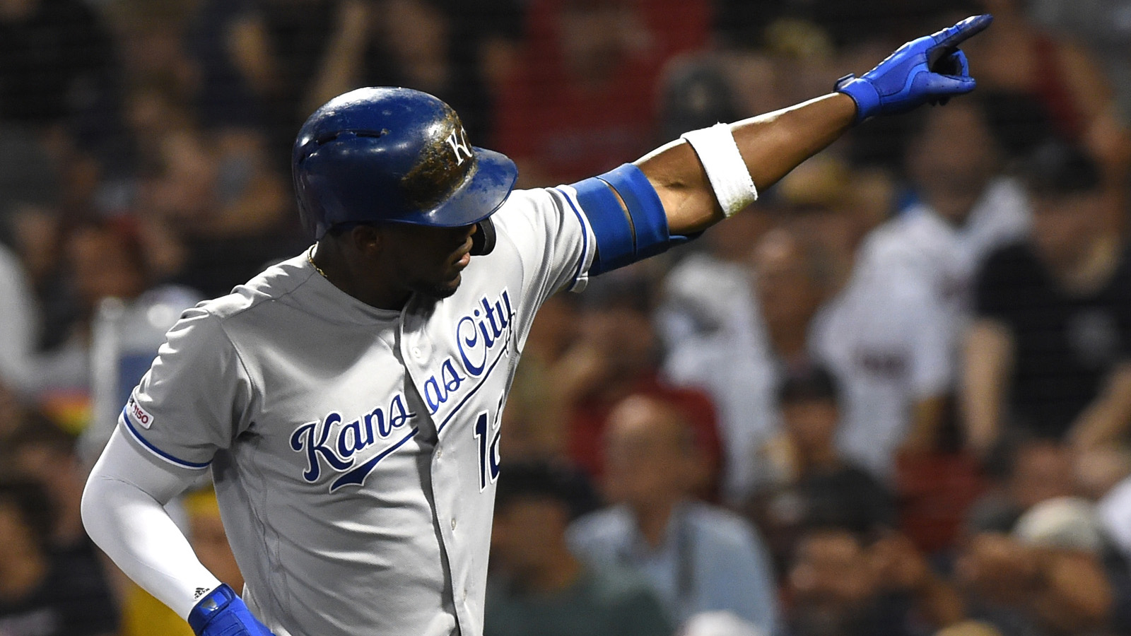 Soler's offensive barrage earns him AL Player of the Week honors