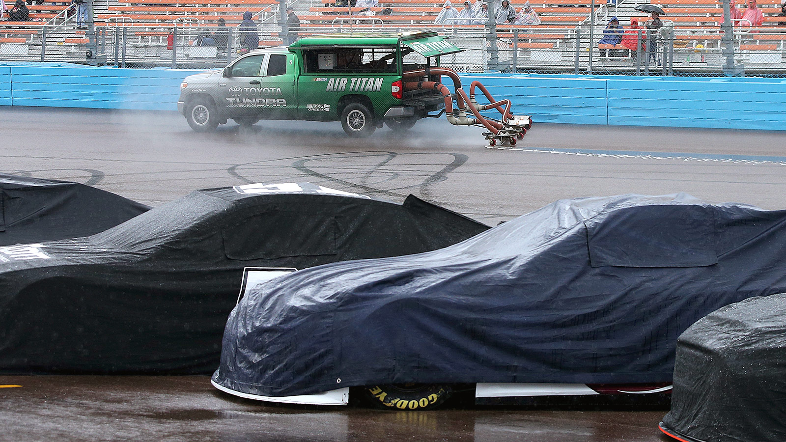 UPDATE: Rain changes everything for Chase elimination race at PIR