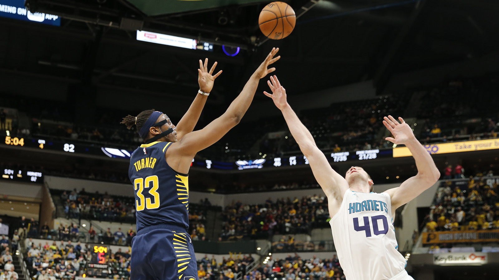 Pacers earn sixth straight victory, 99-90 over Hornets