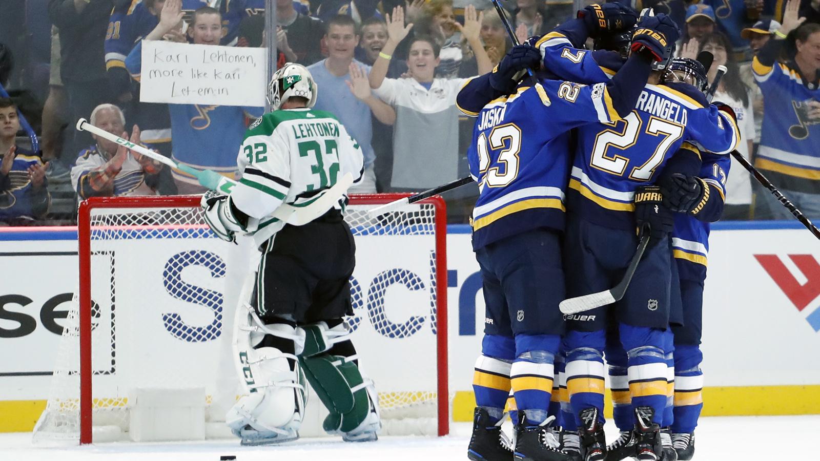 Blues spoil Hitchcock's return to St. Louis with 4-2 win over Stars
