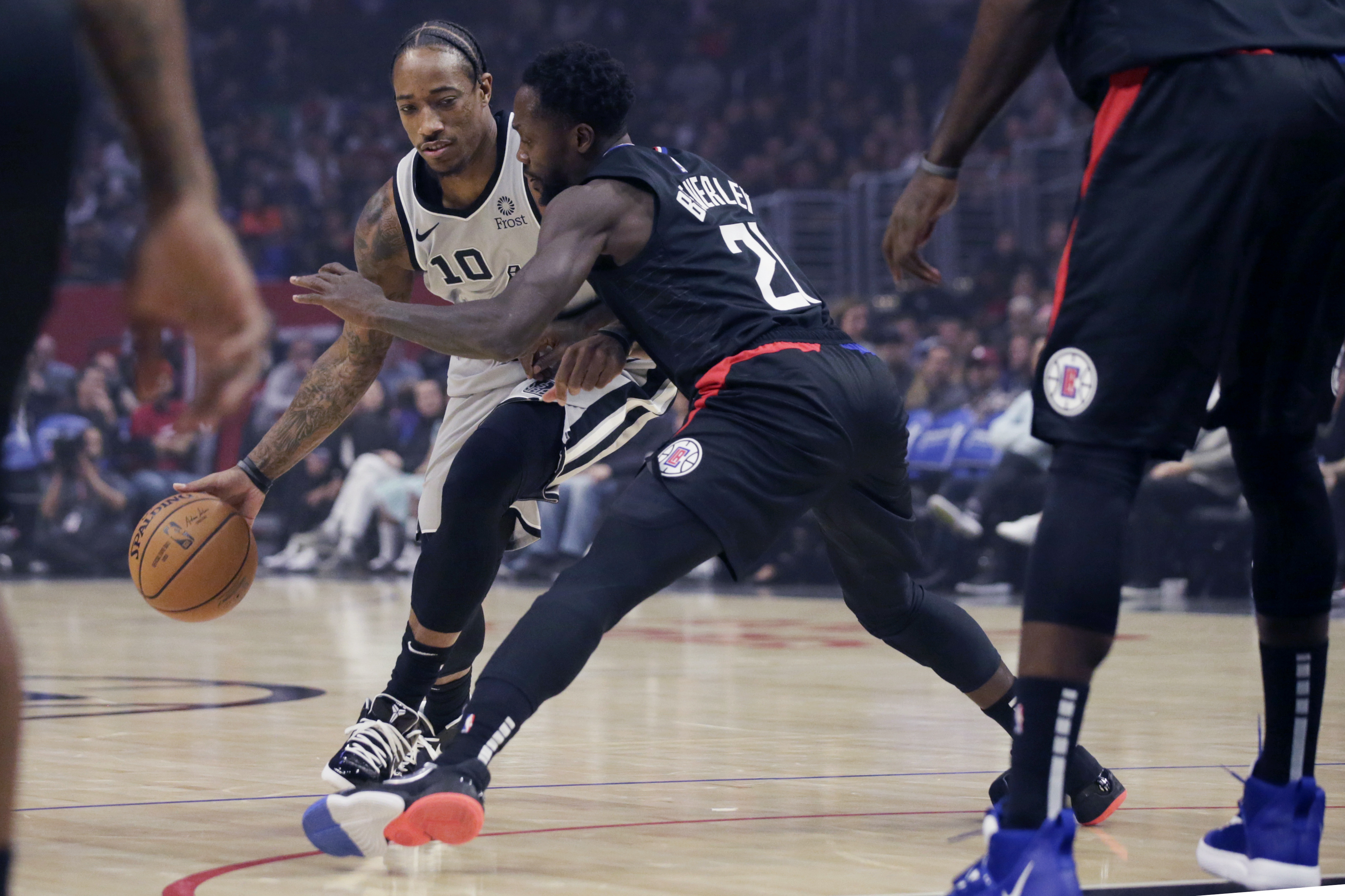Spurs fall to Clippers 103-97 in Los Angeles