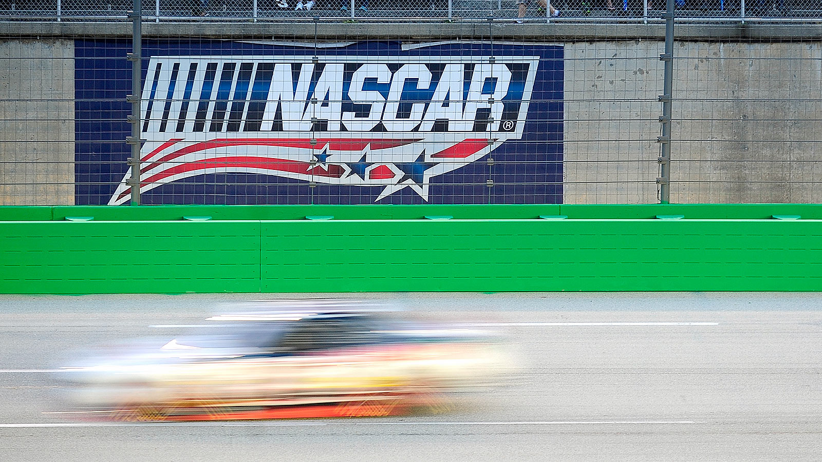 Sights & Sounds from Kentucky Speedway before Quaker State 400