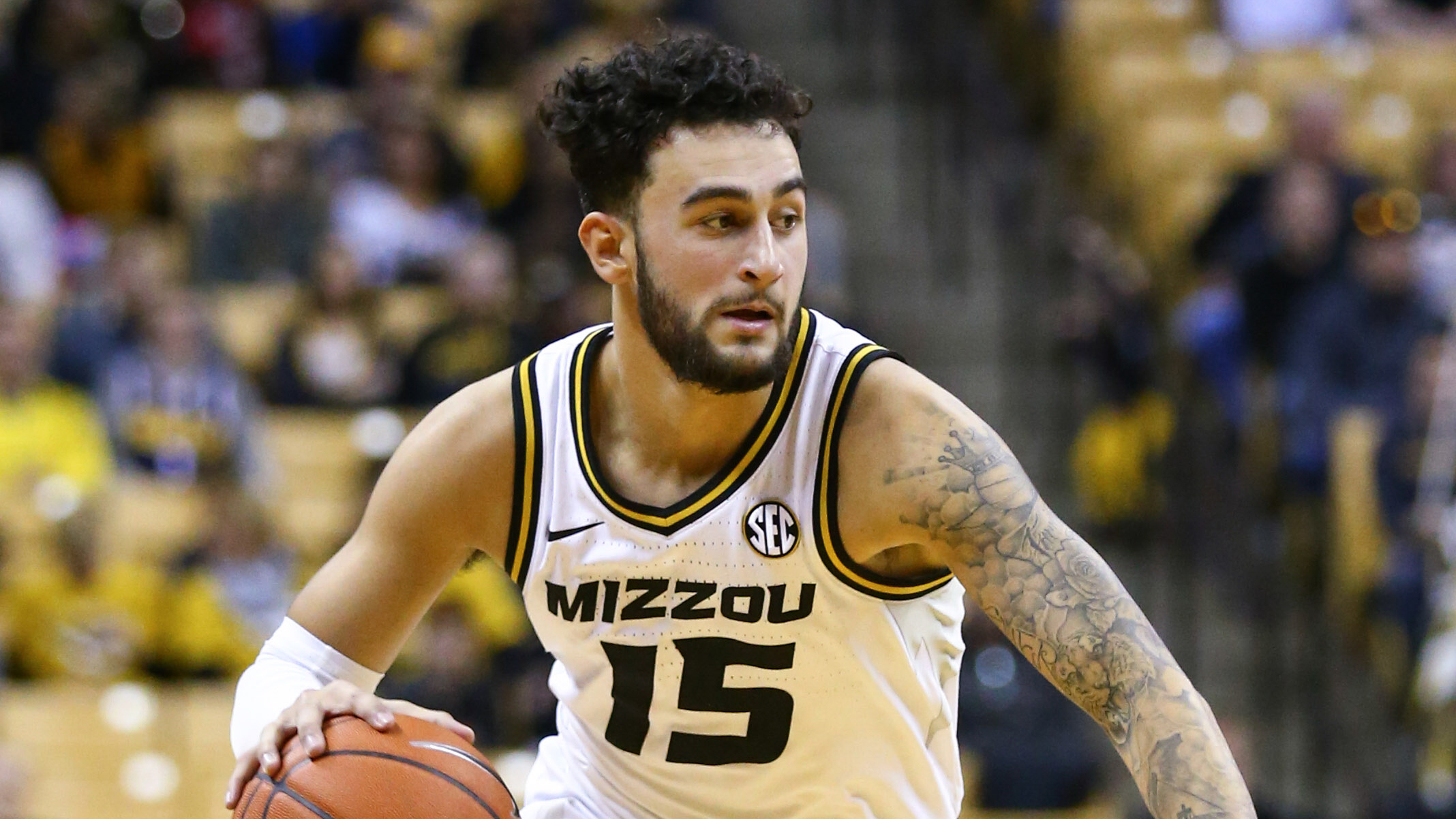 Geist scores 17 as Missouri rolls over Texas A&M 66-43