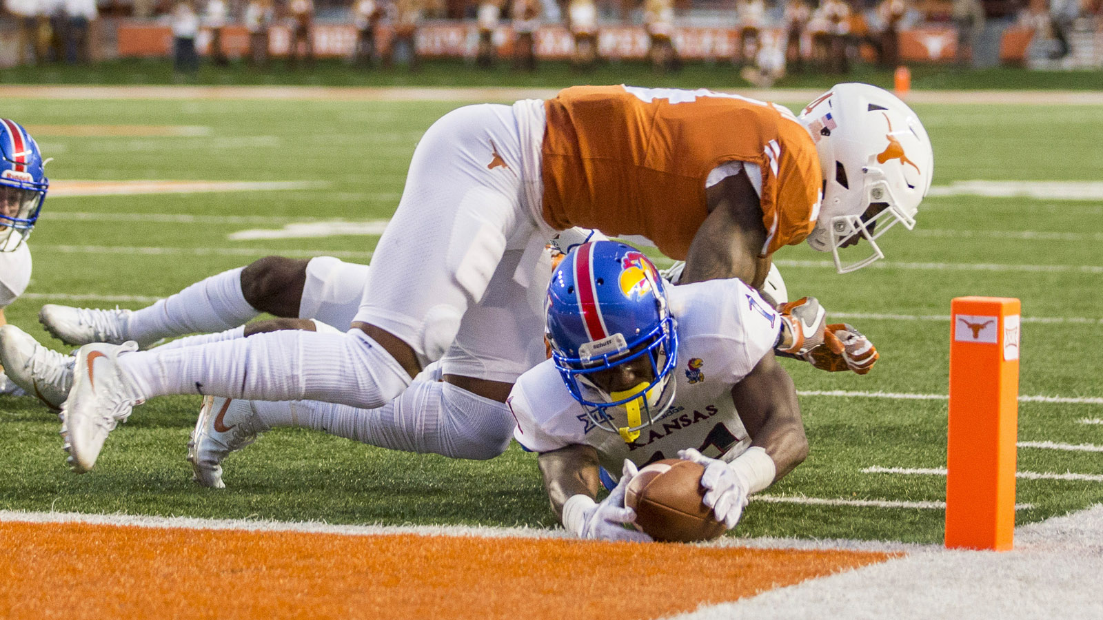 Jayhawks' Big 12 losing streak continues with 42-27 loss to Texas