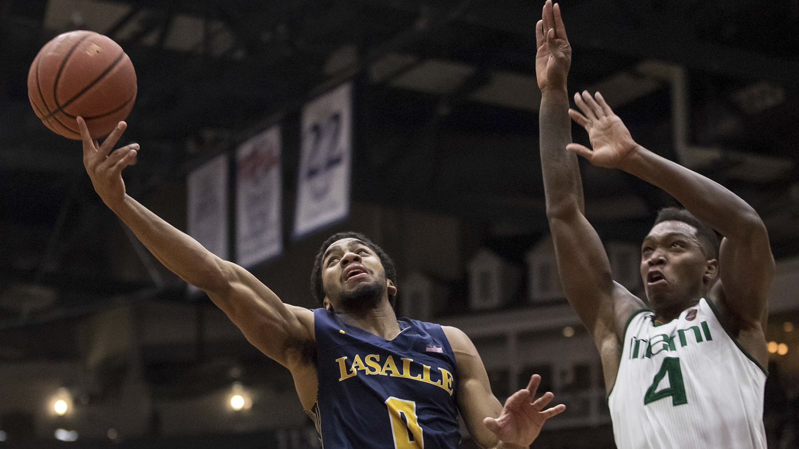 Lonnie Walker IV struggles in homecoming as Miami stays unbeaten with win over La Salle