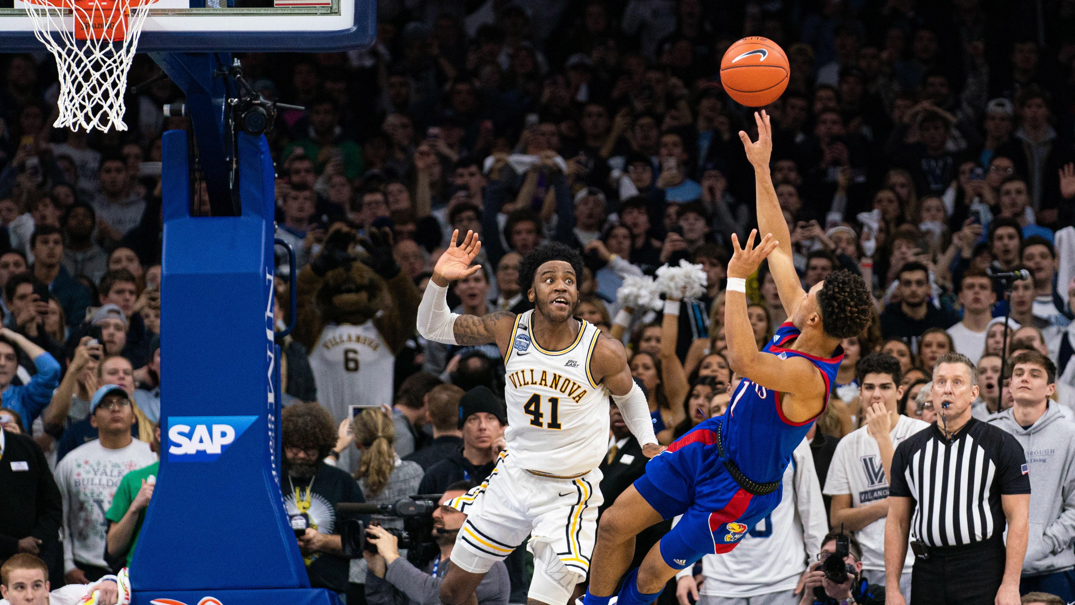 No. 1 Kansas upset in final seconds in 56-55 loss to Villanova