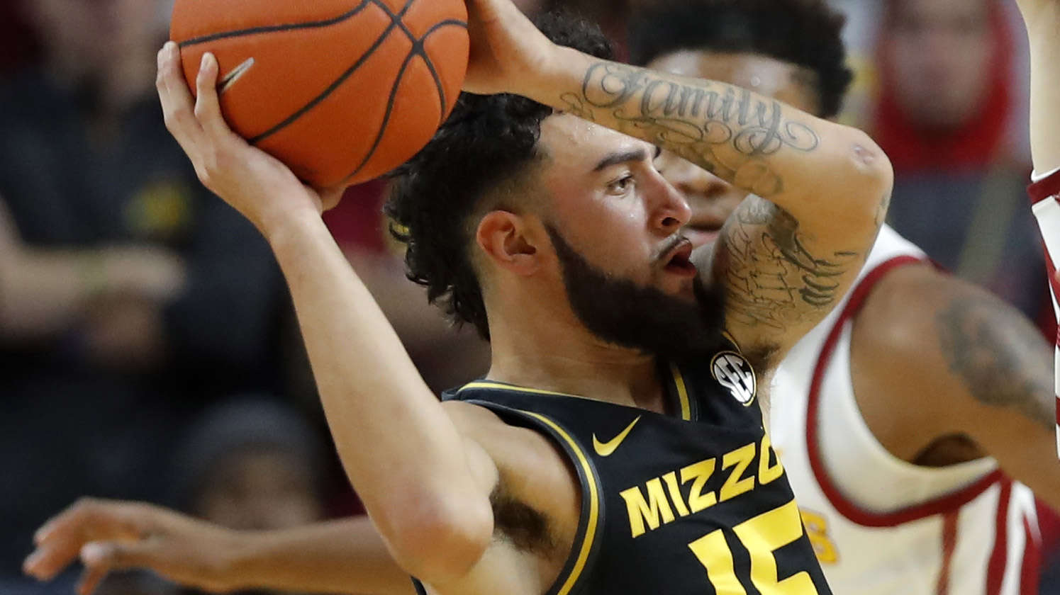 Missouri advances to Paradise Jam title game thanks to late second-half run against Oregon State