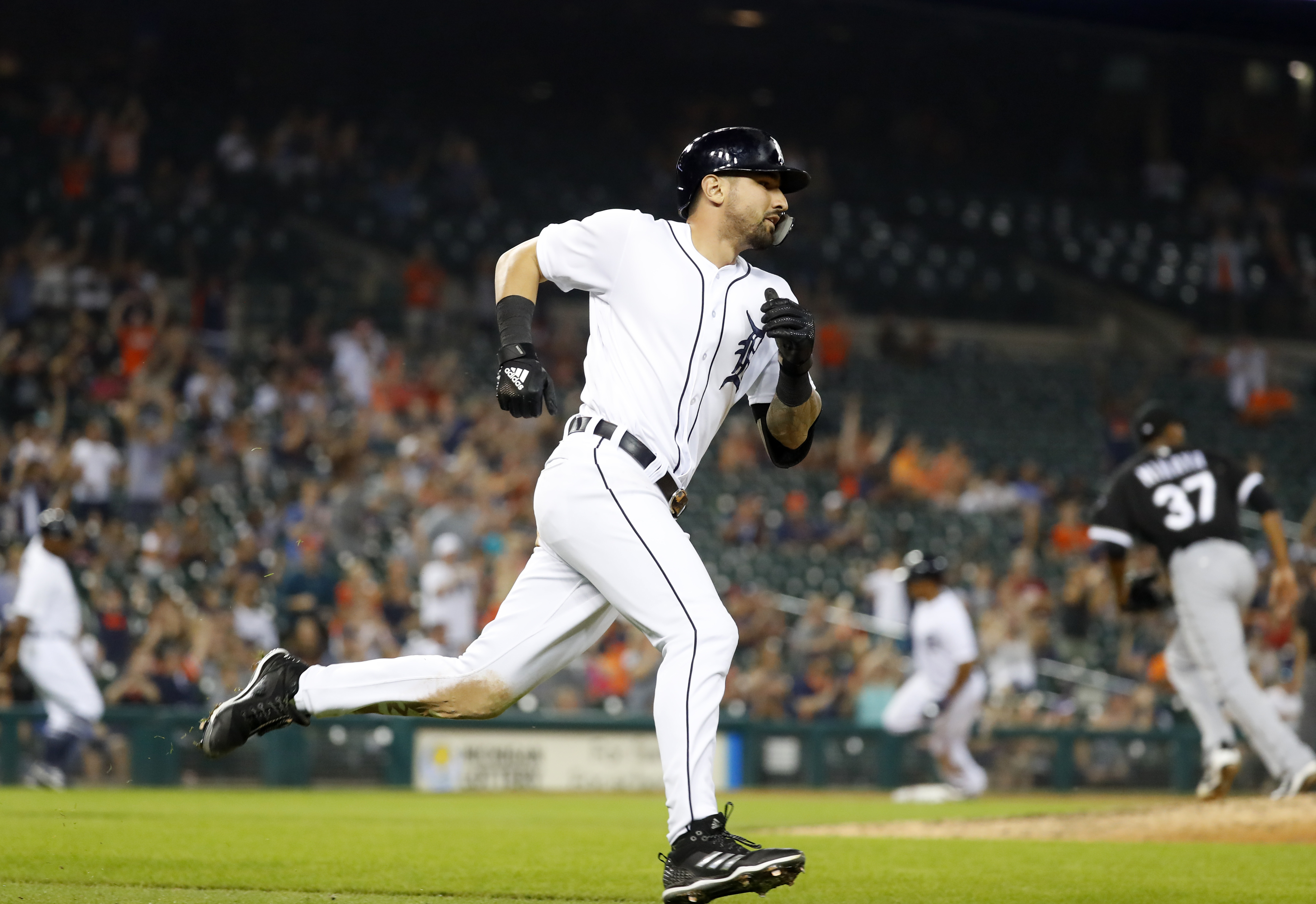 Castellanos has 5 hits, 5 RBIs in Tigers’ win over White Sox