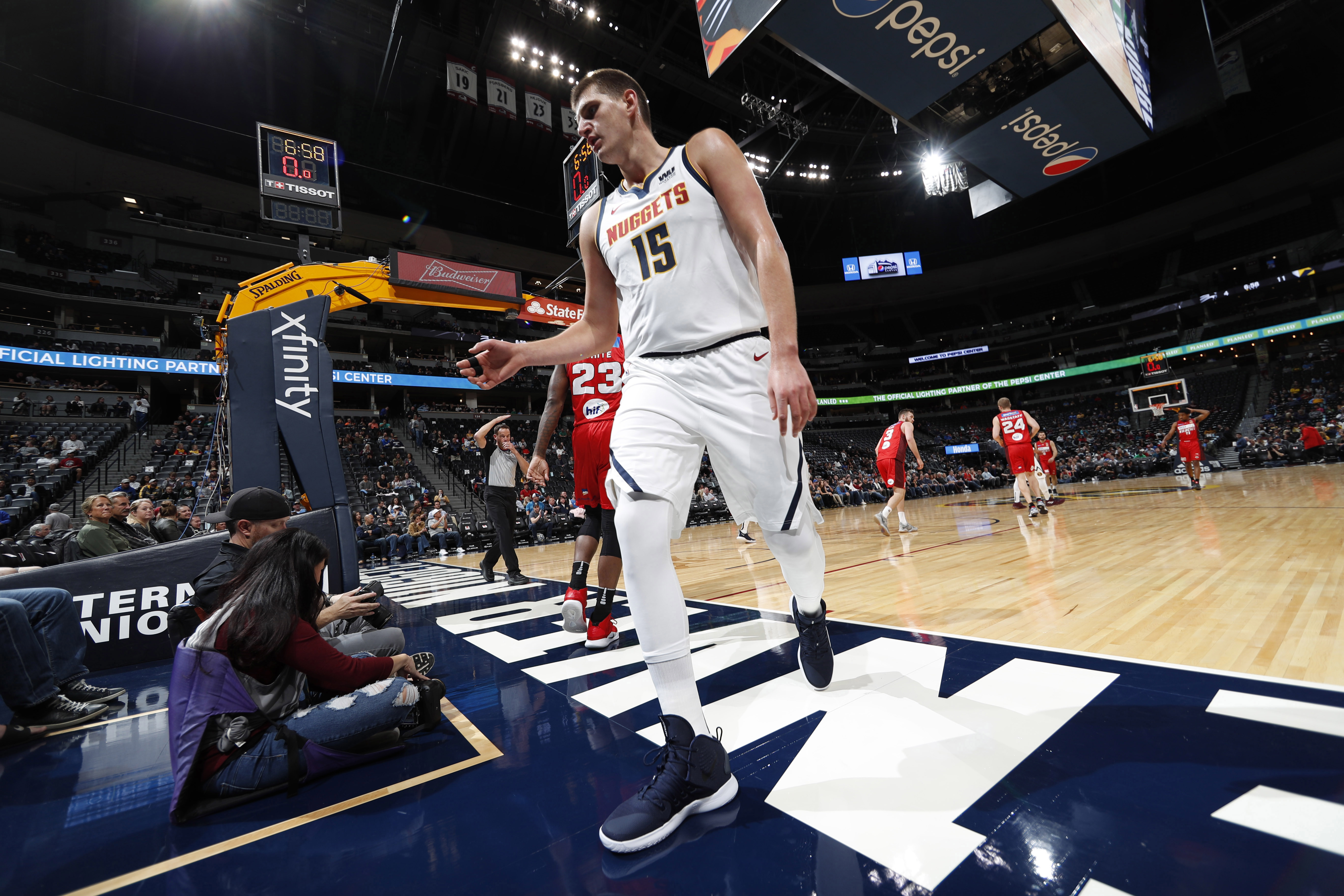 With new deal, Jokic sets aim at leading Nuggets to playoffs