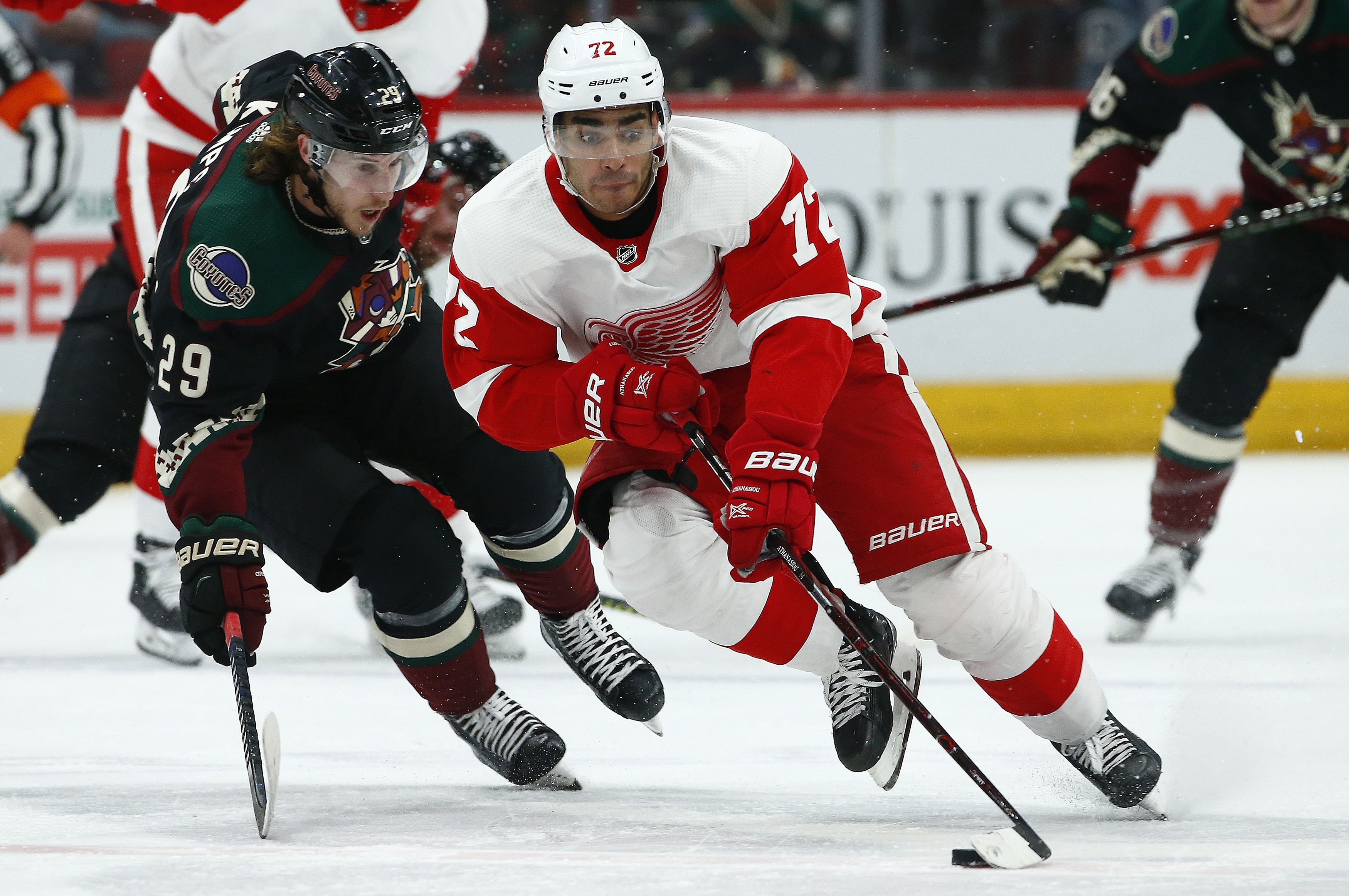 Ekman-Larsson, Hinostroza lead Coyotes to 6th straight win