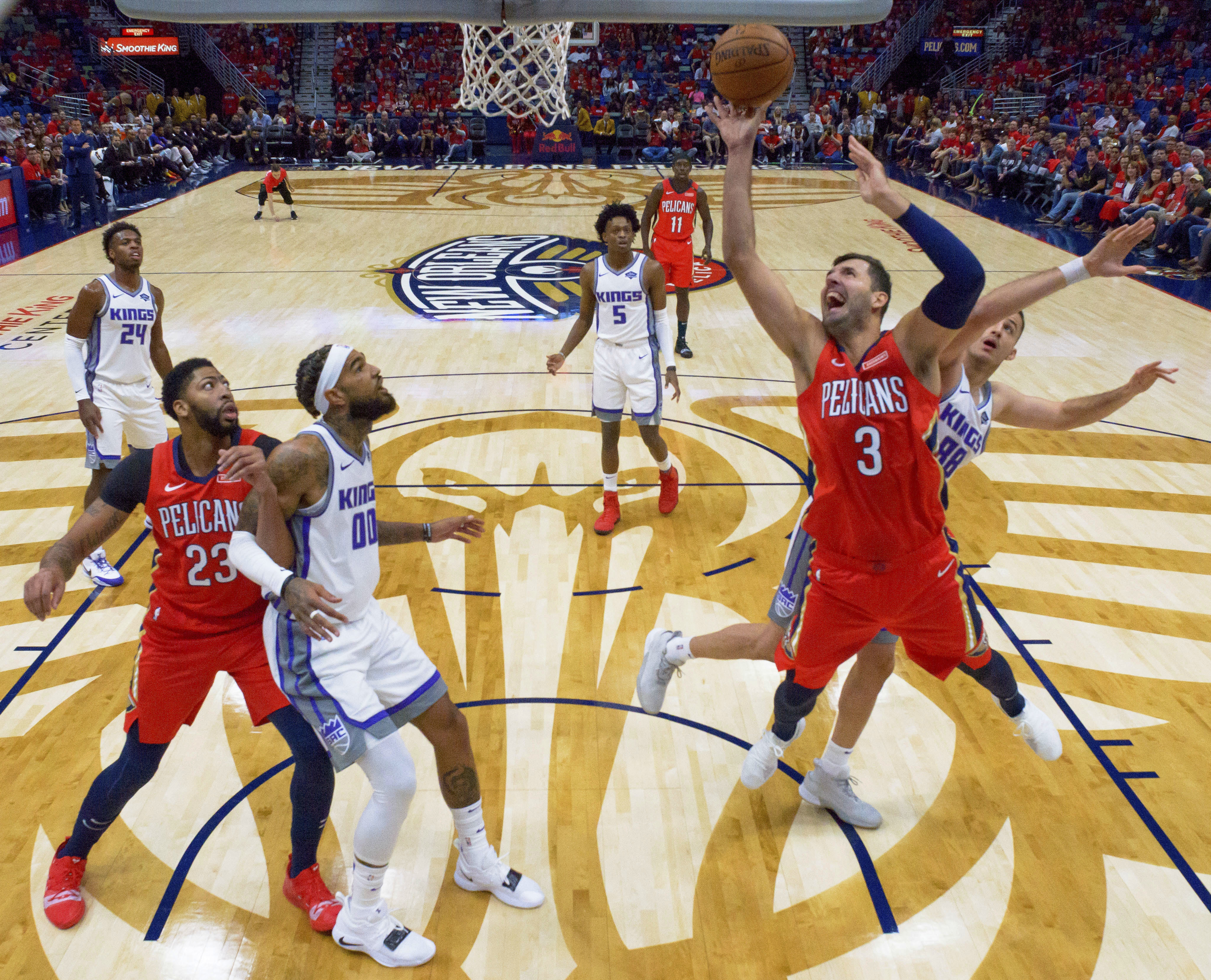 Mirotic, Davis push Pelicans past Kings, 149-129