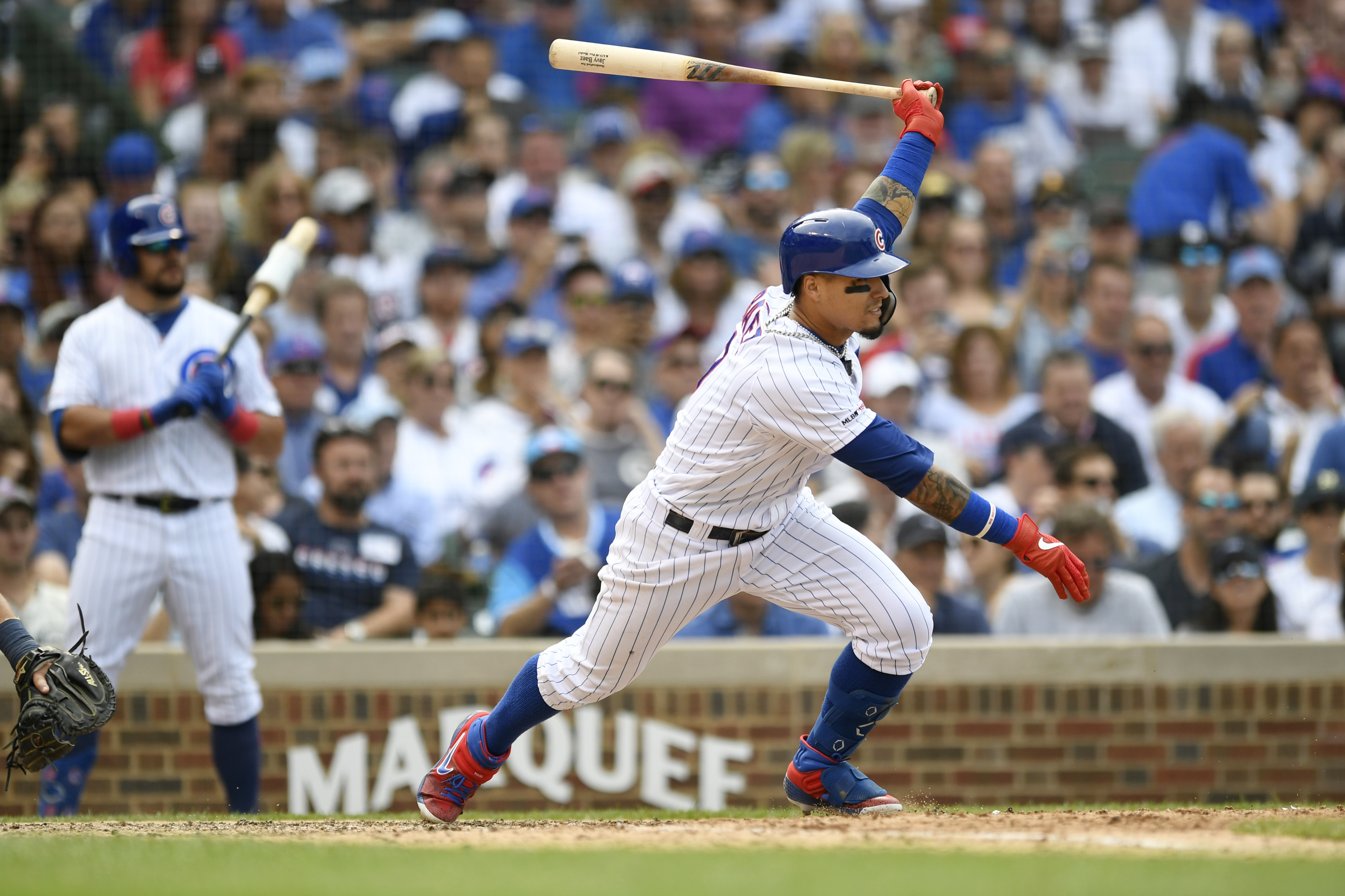 Cubs Báez has a hairline thumb fracture, status uncertain